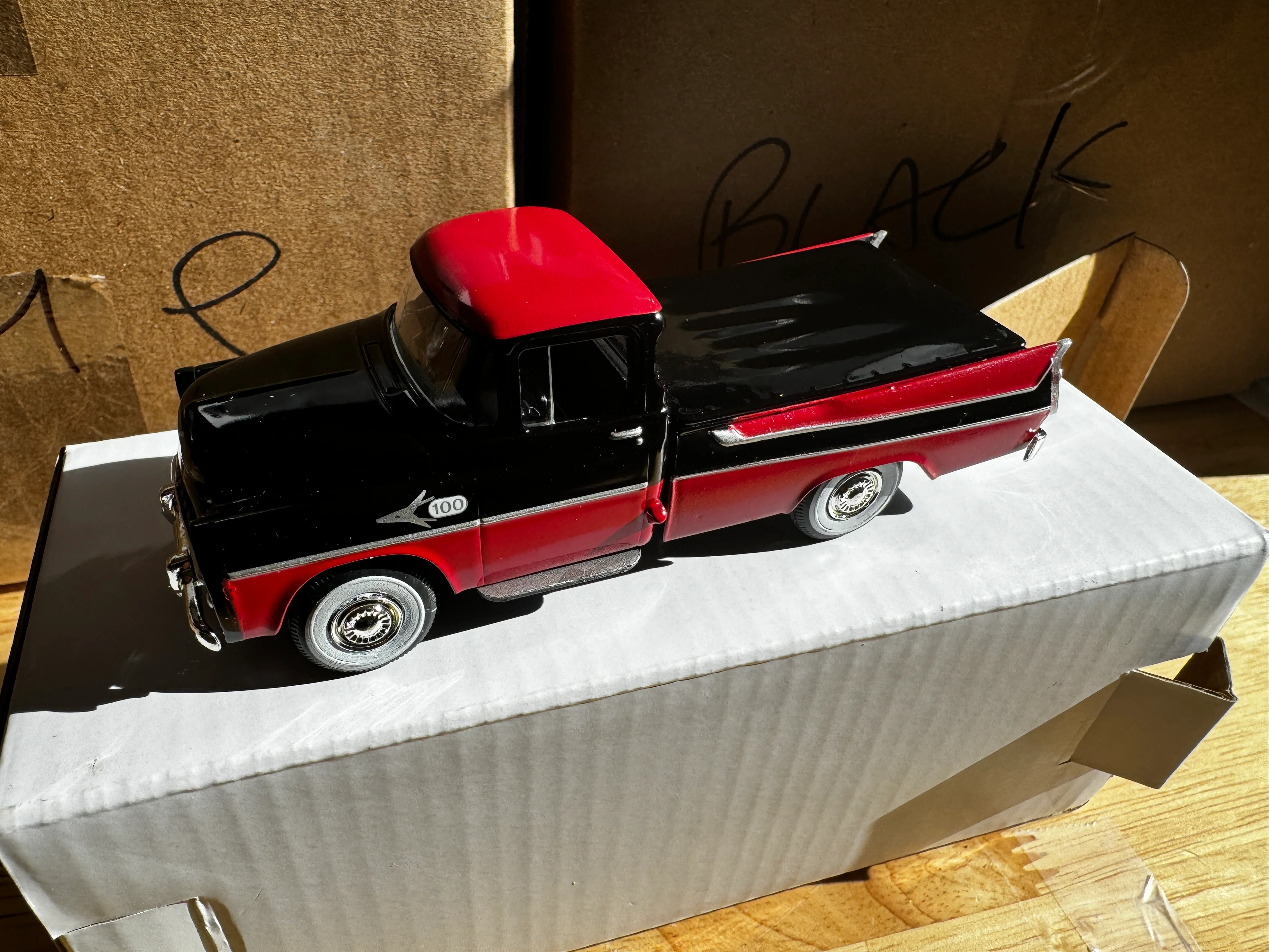 1957 Dodge Sweptside Truck (Black/Red) 1/48 Diecast Car - Image 5