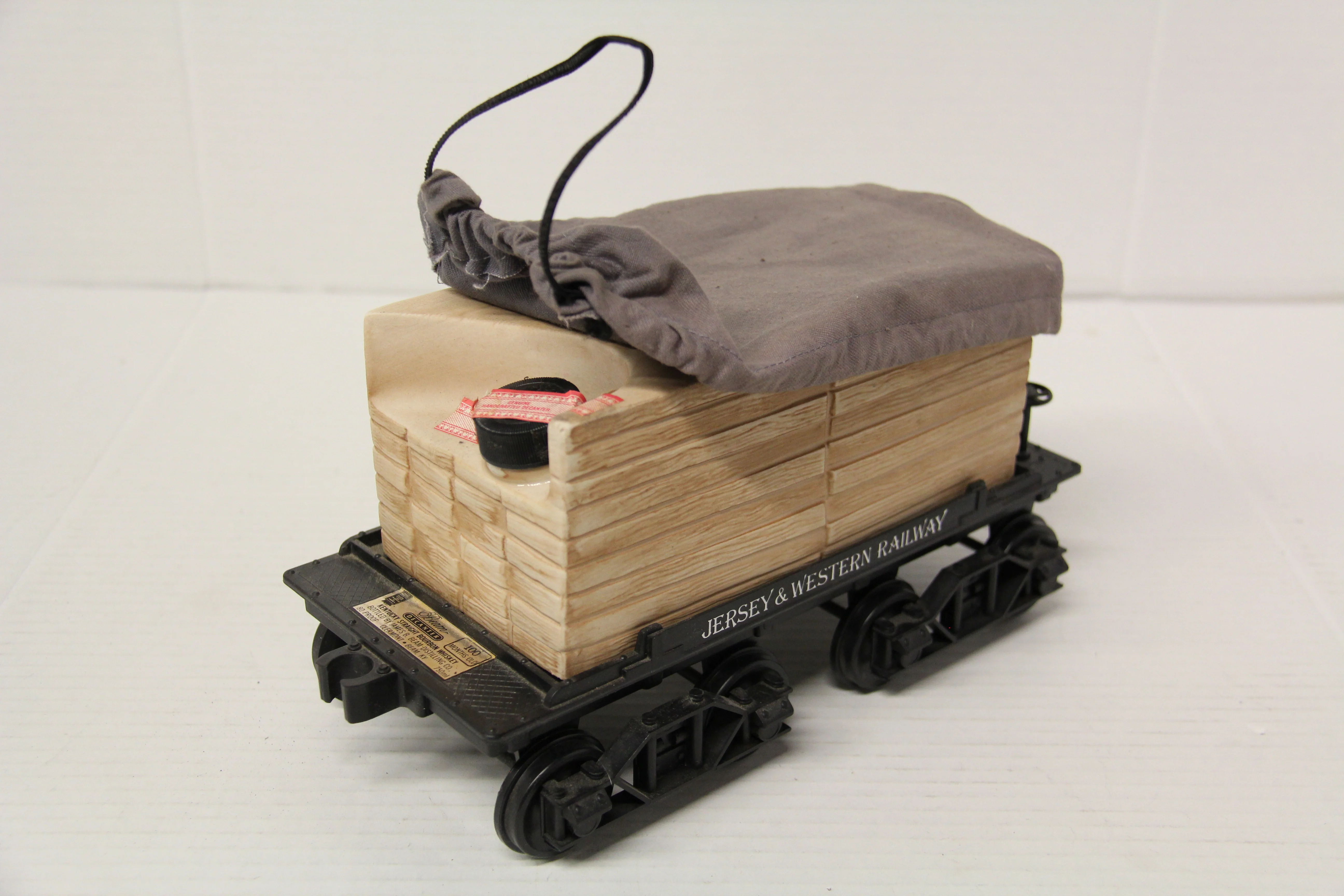 1986 Jim Beam Jersey & Western Railway Lumber Car Decanter-Second hand-M7223 - Image 4
