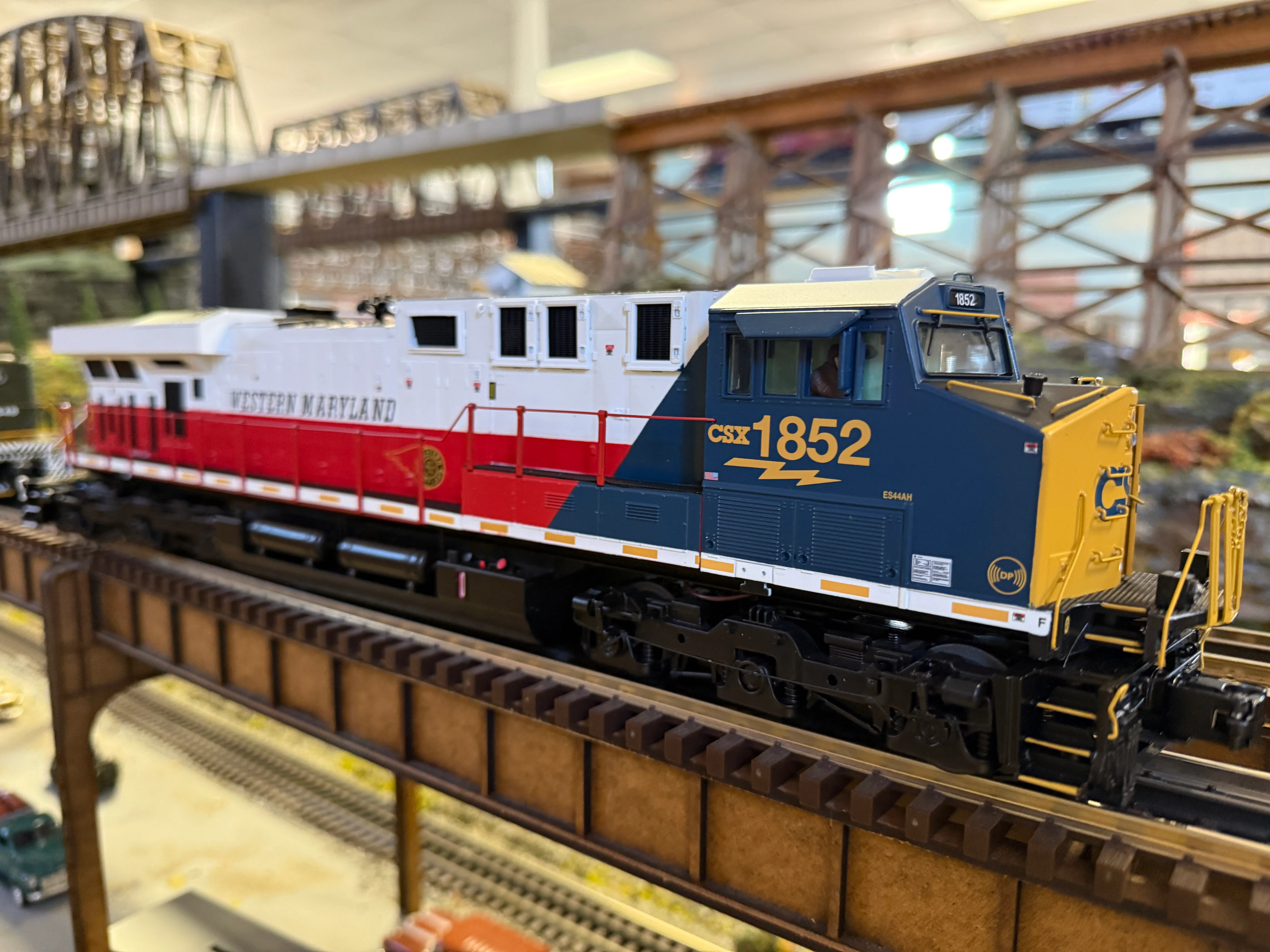 MTH 20-21938-1 - ES44AC Diesel Engine "Western Maryland" #1852 w/ PS3 (CSX Heritage) - Image 2