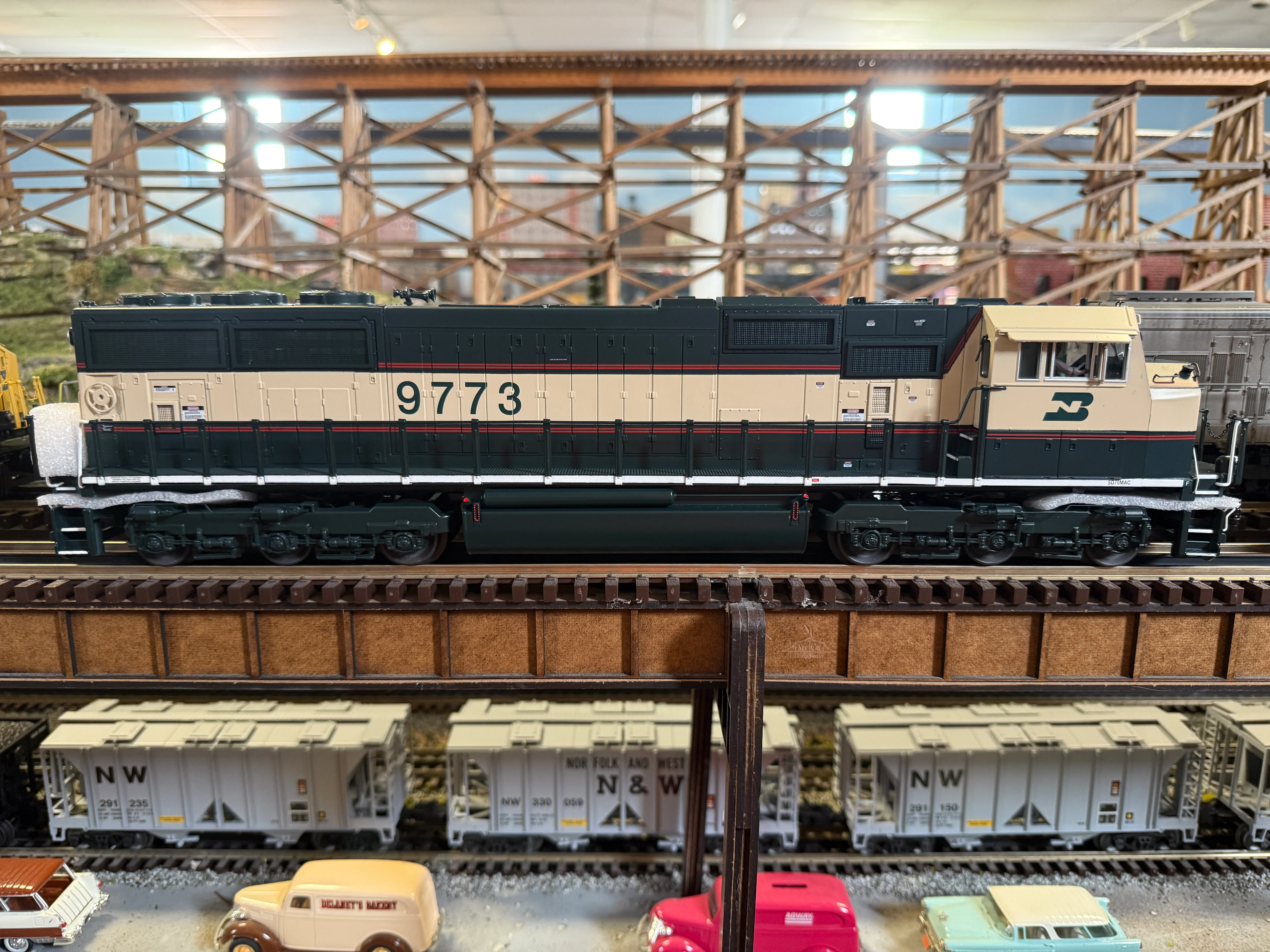 MTH 20-21951-1 - SD70Mac Diesel Engine "Burlington Northern" #9773 w/ PS3 - Image 3