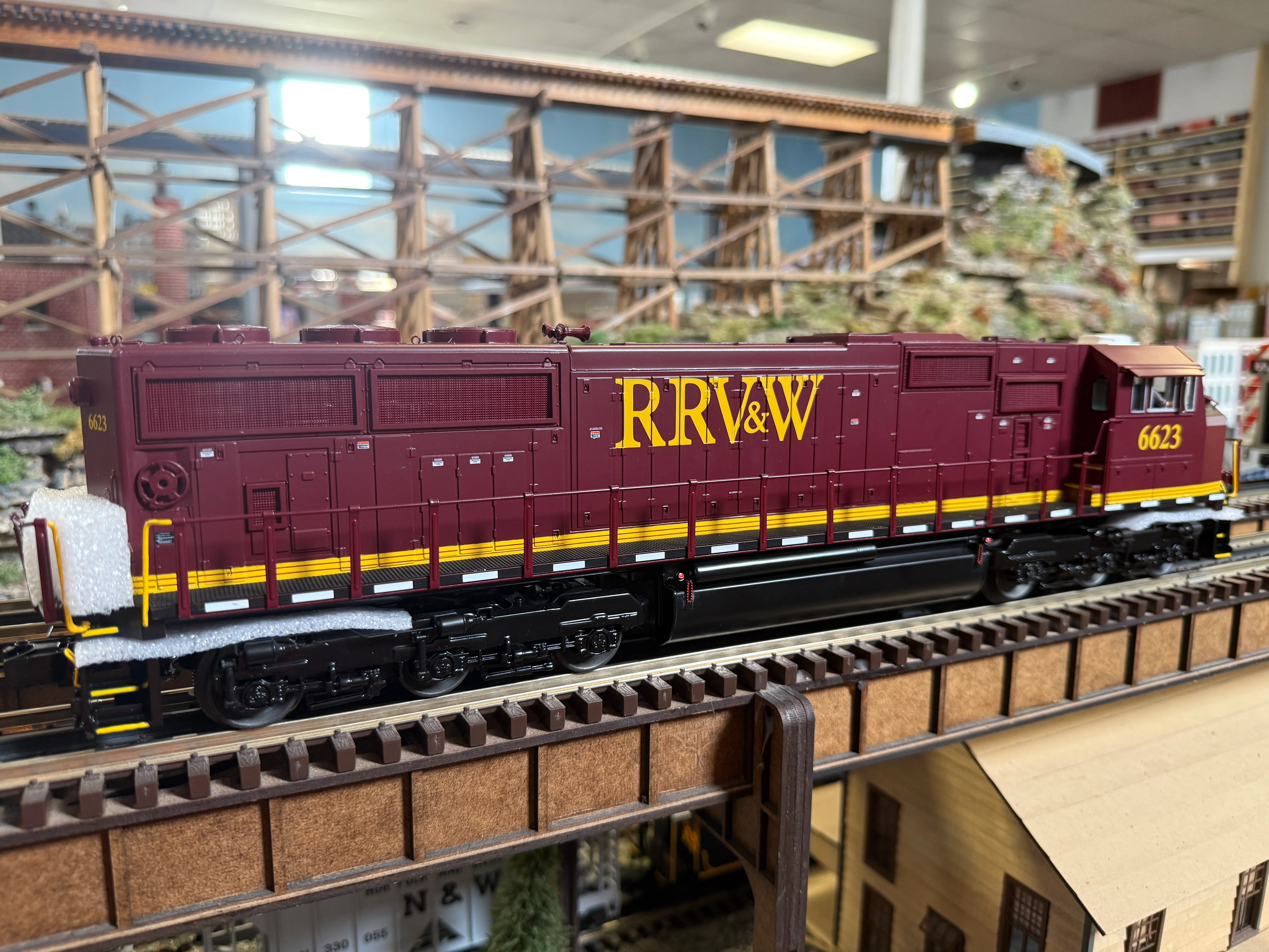 MTH 20-21953-1 - SD70Mac Diesel Engine "Red River Valley & Western" #6623 w/ PS3 - Image 5