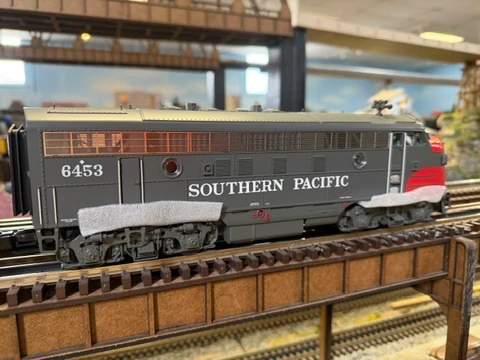 MTH 20-21999-1 - F-7 A Unit Diesel Engine "Southern Pacific" #6453 w/ PS3 - Image 5