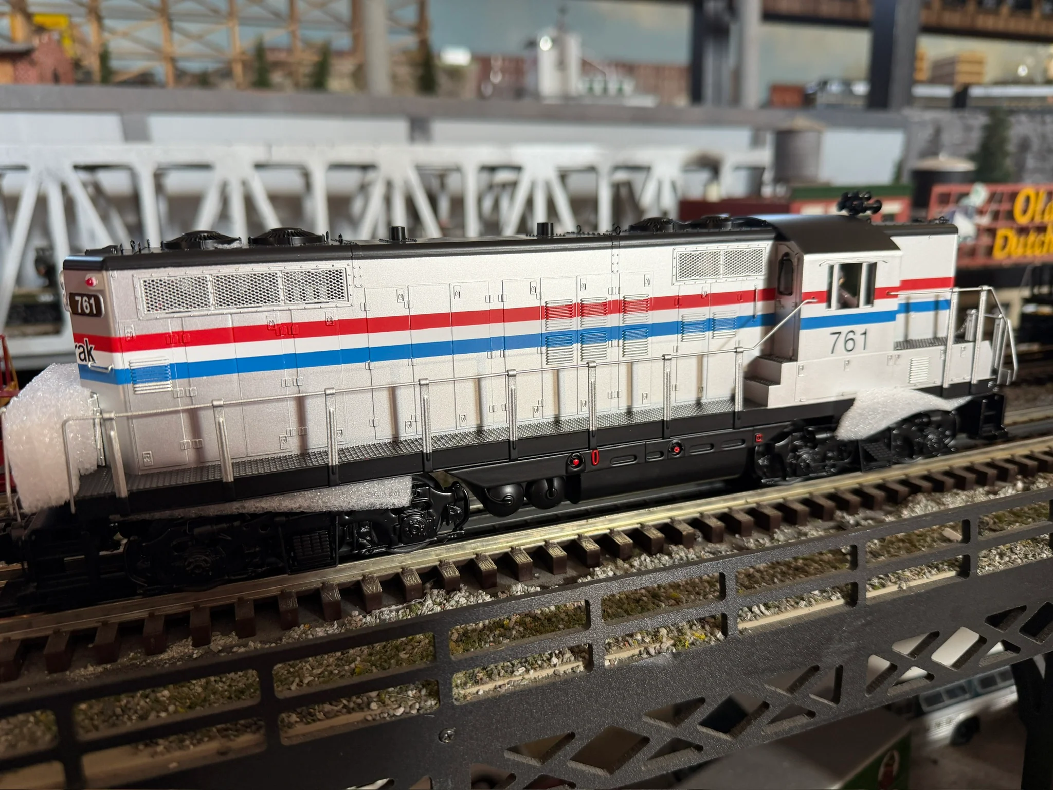 MTH 20-29050-1 - GP-7 Diesel Engine "Amtrak" #761 w/ PS3 - Image 4