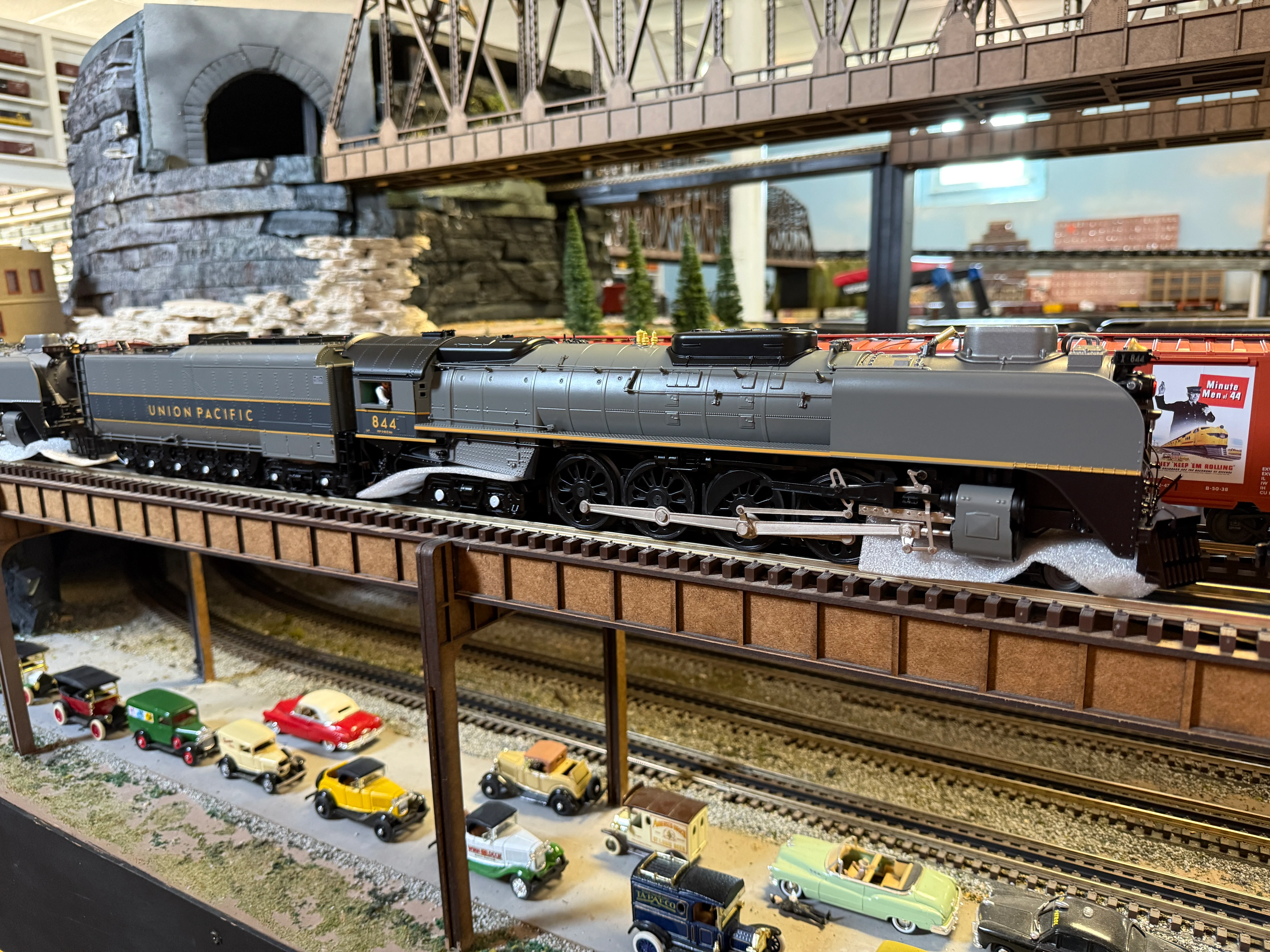 MTH 20-3962-1 - FEF 4-8-4 Northern Steam Engine "Union Pacific" #844 w/ PS3 (TT Gray w/Yellow Stripes) - Image 3