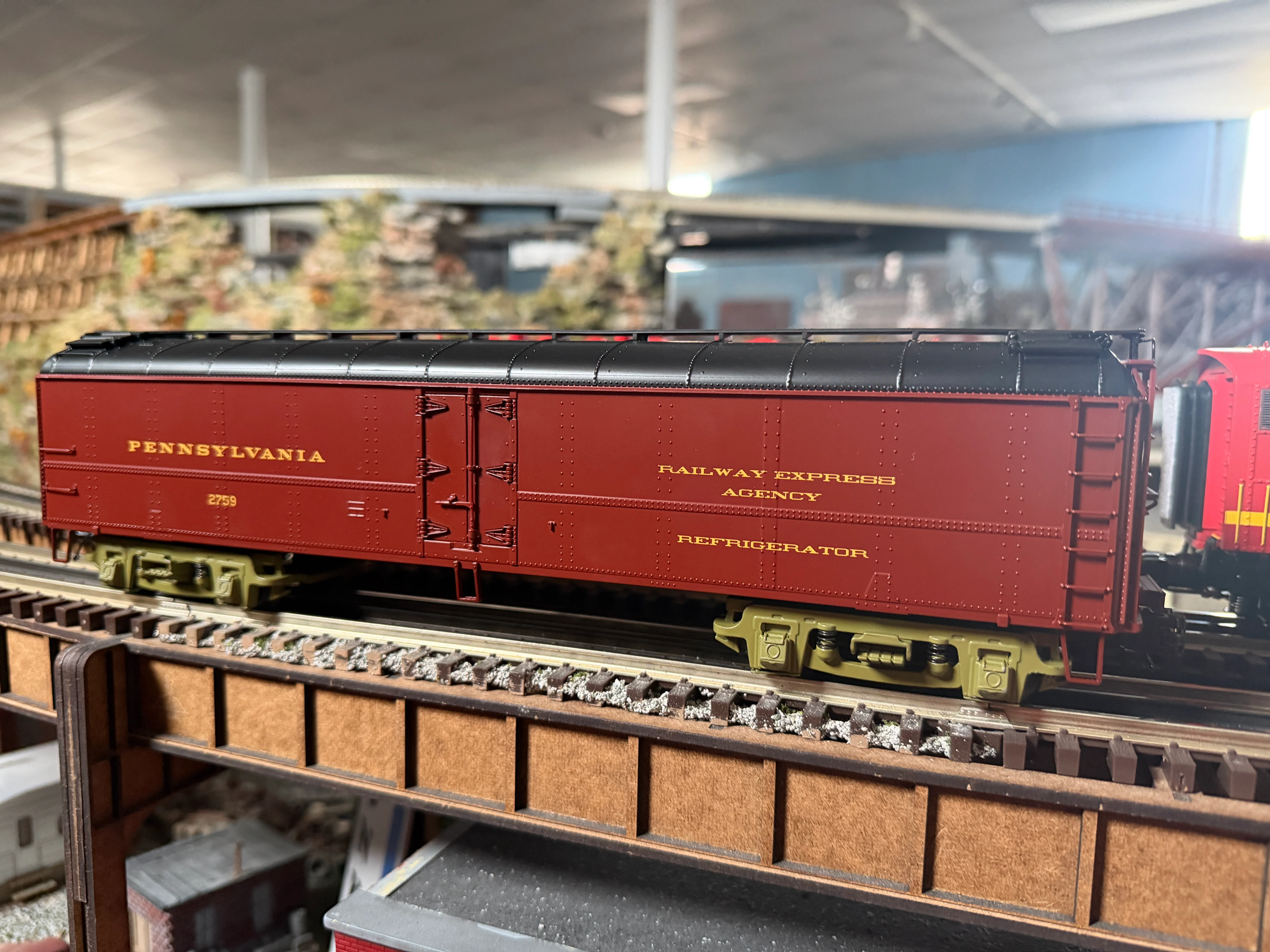 MTH 20-94768 - R50B Express Reefer Car "Pennsylvania" #2759 w/ Herald (Red) - Custom Run for MrMuffin'sTrains