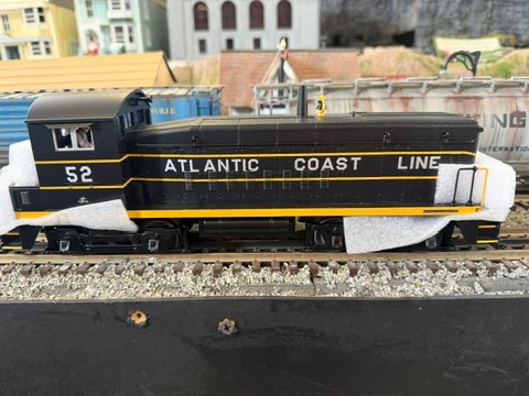 MTH 30-21300-1 - SW-8 Switcher Diesel Engine "Atlantic Coast Line" #52 w/ PS3 - Image 3