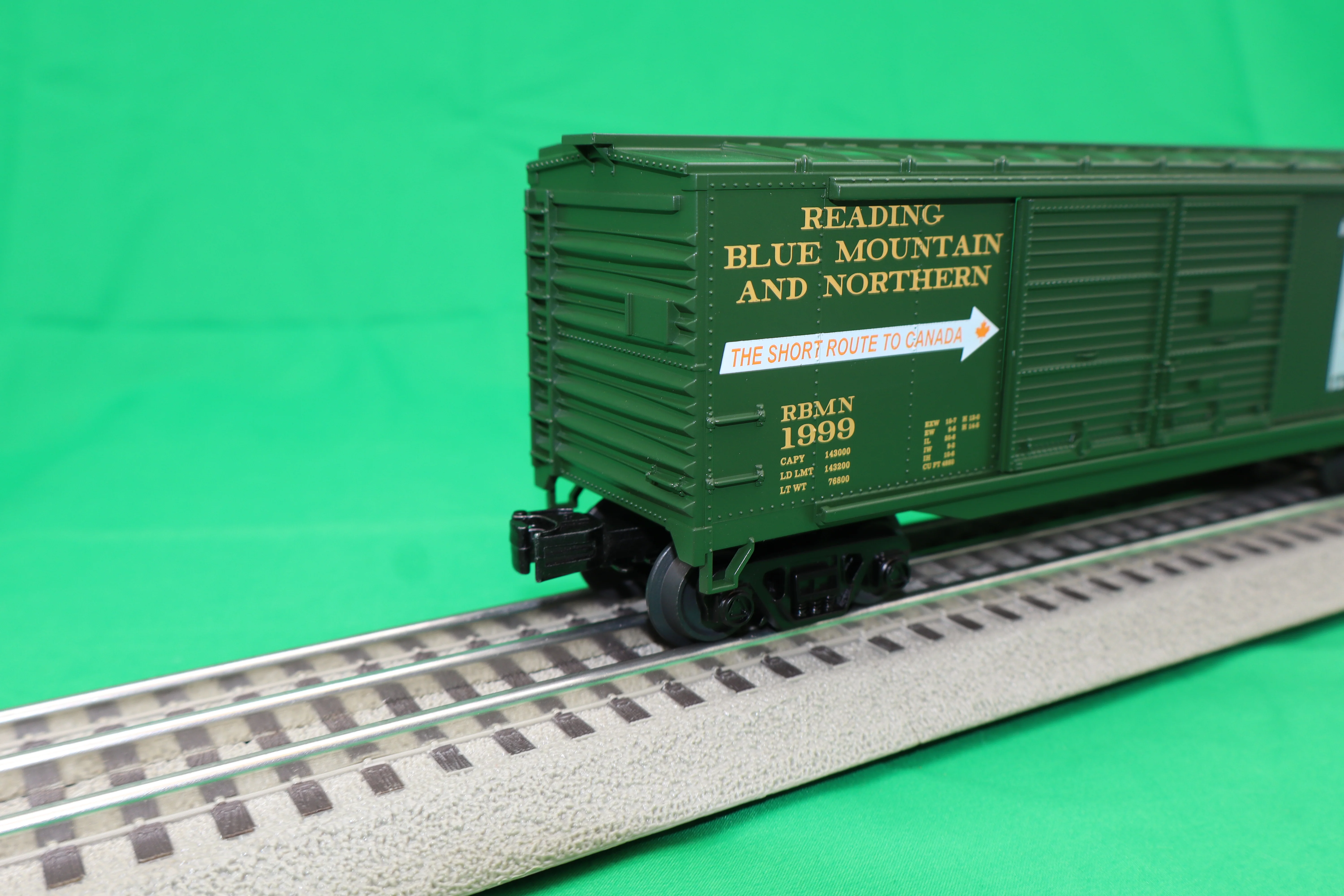 MTH 30-71228 - 40’ Double Door Box Car "Reading Blue Mountain & Northern" #1999 - Image 2