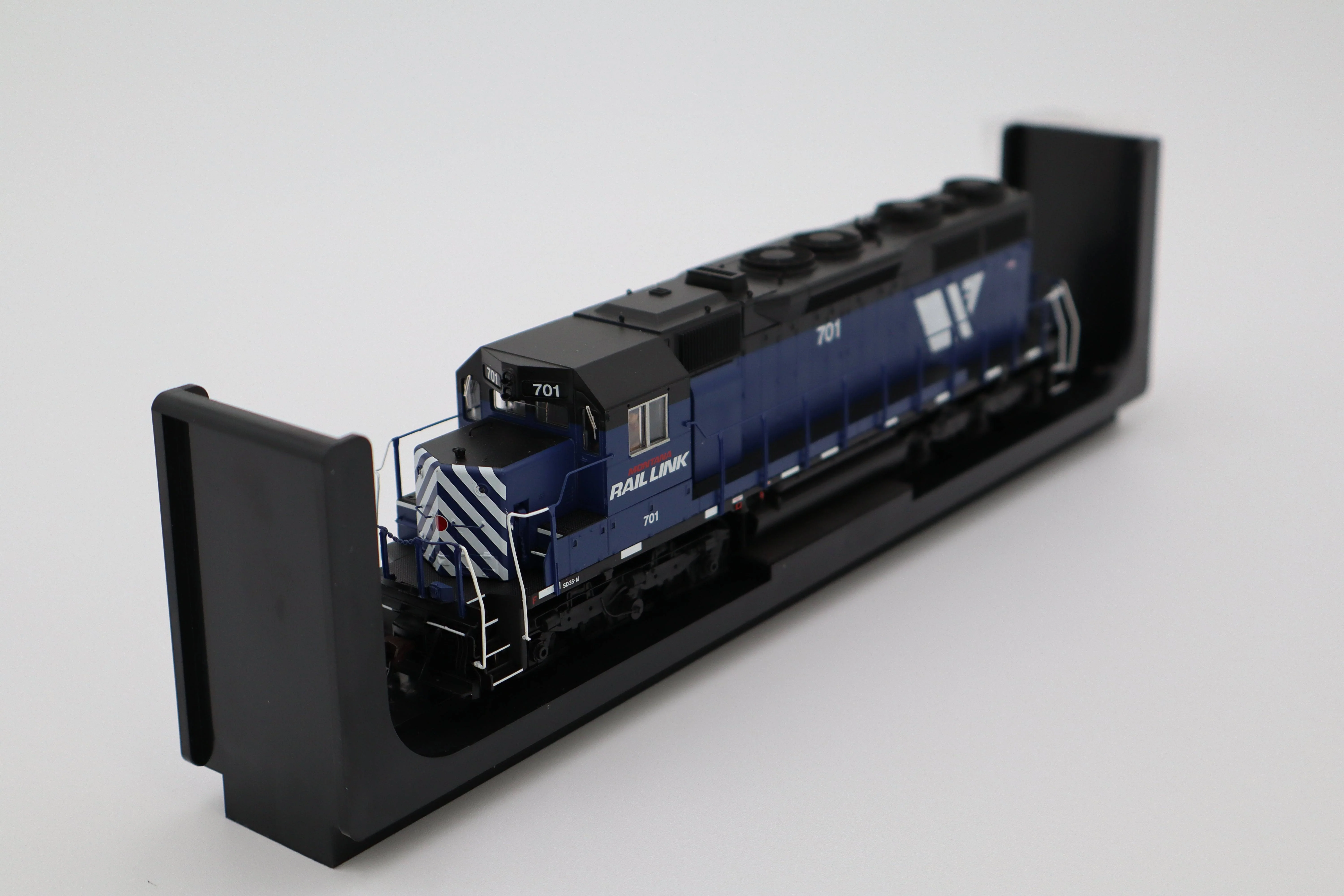 Atlas HO 10004472 - Master - Gold Model - SD35 Low Nose Diesel Locomotive "Montana Rail Link" #702 - Image 2