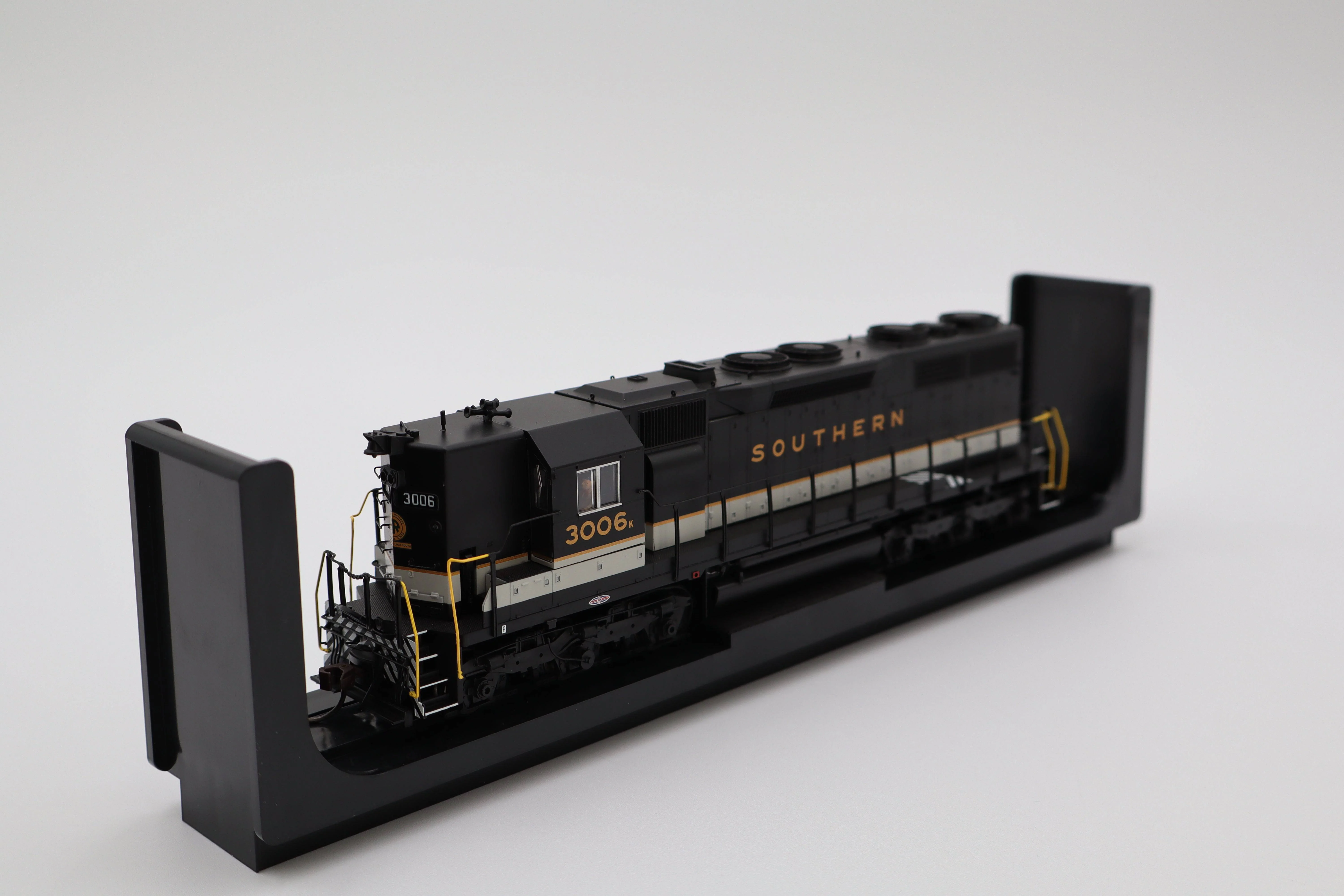 Atlas HO 10004478 - Master - Gold Model - SD35 High Nose Diesel Locomotive "Southern" #3030 - Image 2