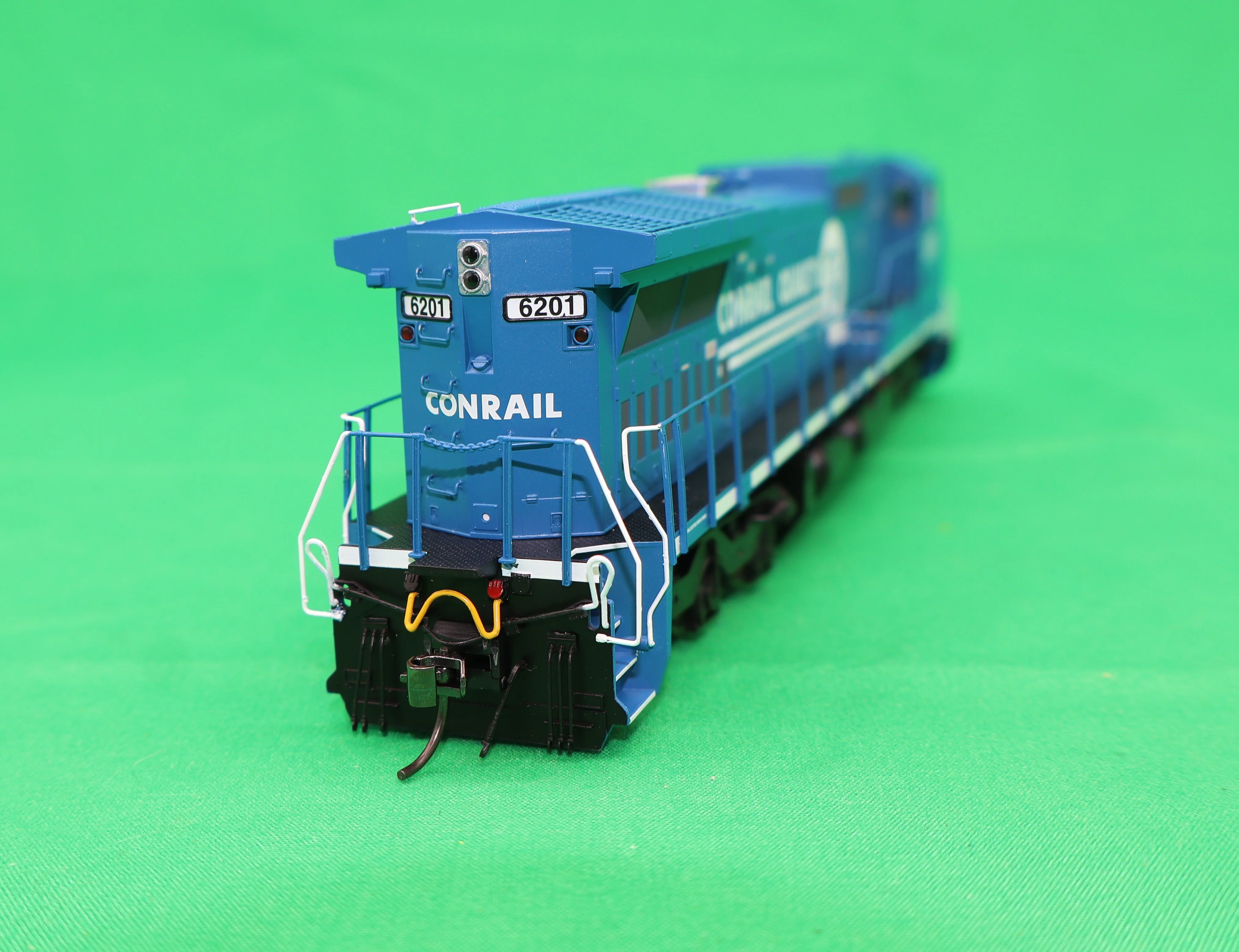 Atlas HO 10004502 - Master - Gold - Dash 8-40 CW Diesel Locomotive "Conrail Quality" #6201 - Image 3