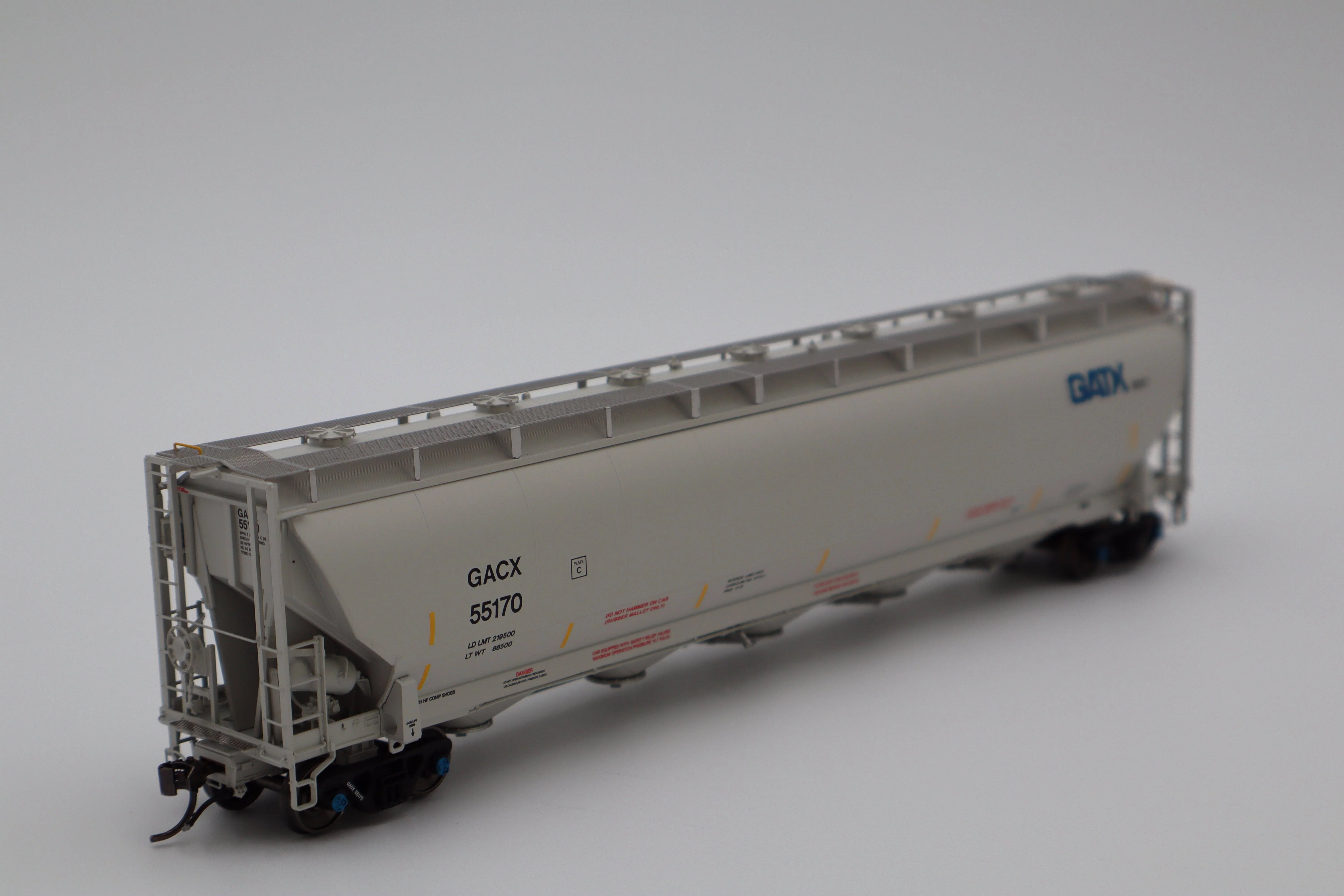 Atlas HO 20007482 - Master Trinity 5660 PD Covered Hopper - 'GACX (Blue GATX Logo)' - #55170 - Image 2