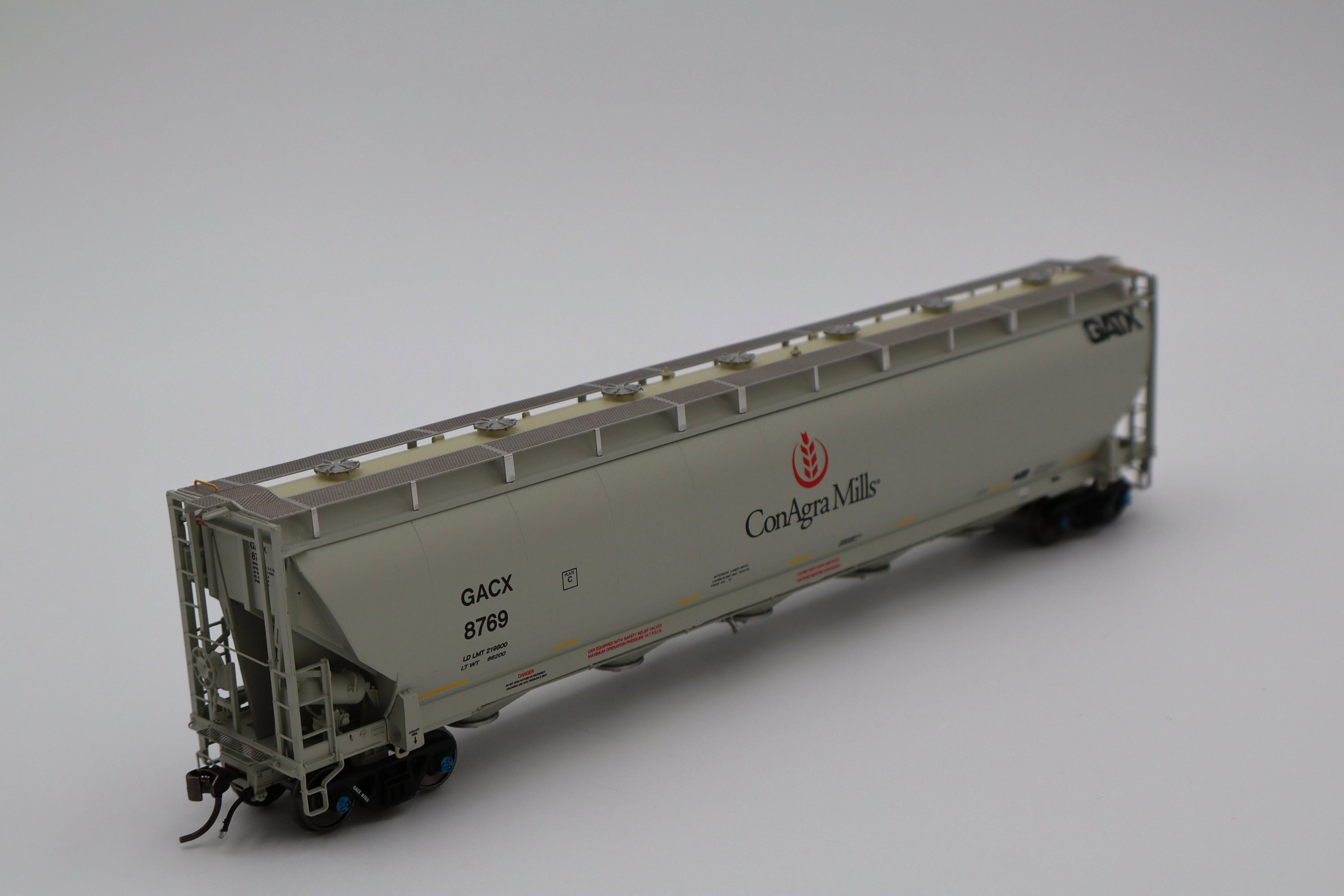 Atlas HO 20007493 - Master Trinity 5660 PD Covered Hopper - 'GACX (ConAgra Mills)' - #8791 - Image 2