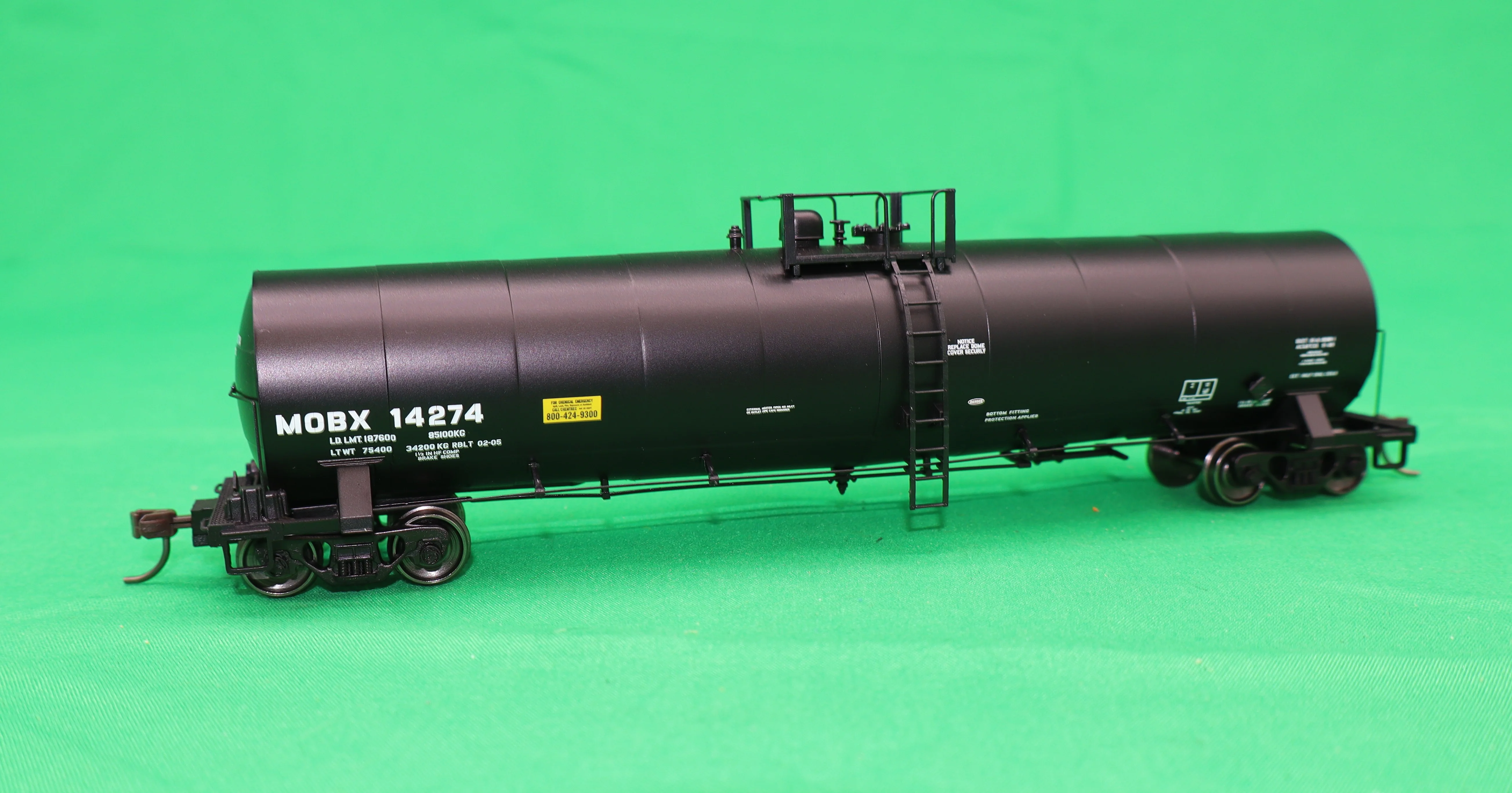 Atlas HO 20 007 616 - Master - ACF 23,500 Gallon Tank Car "Exxon Mobile" #14274 (MOBX)