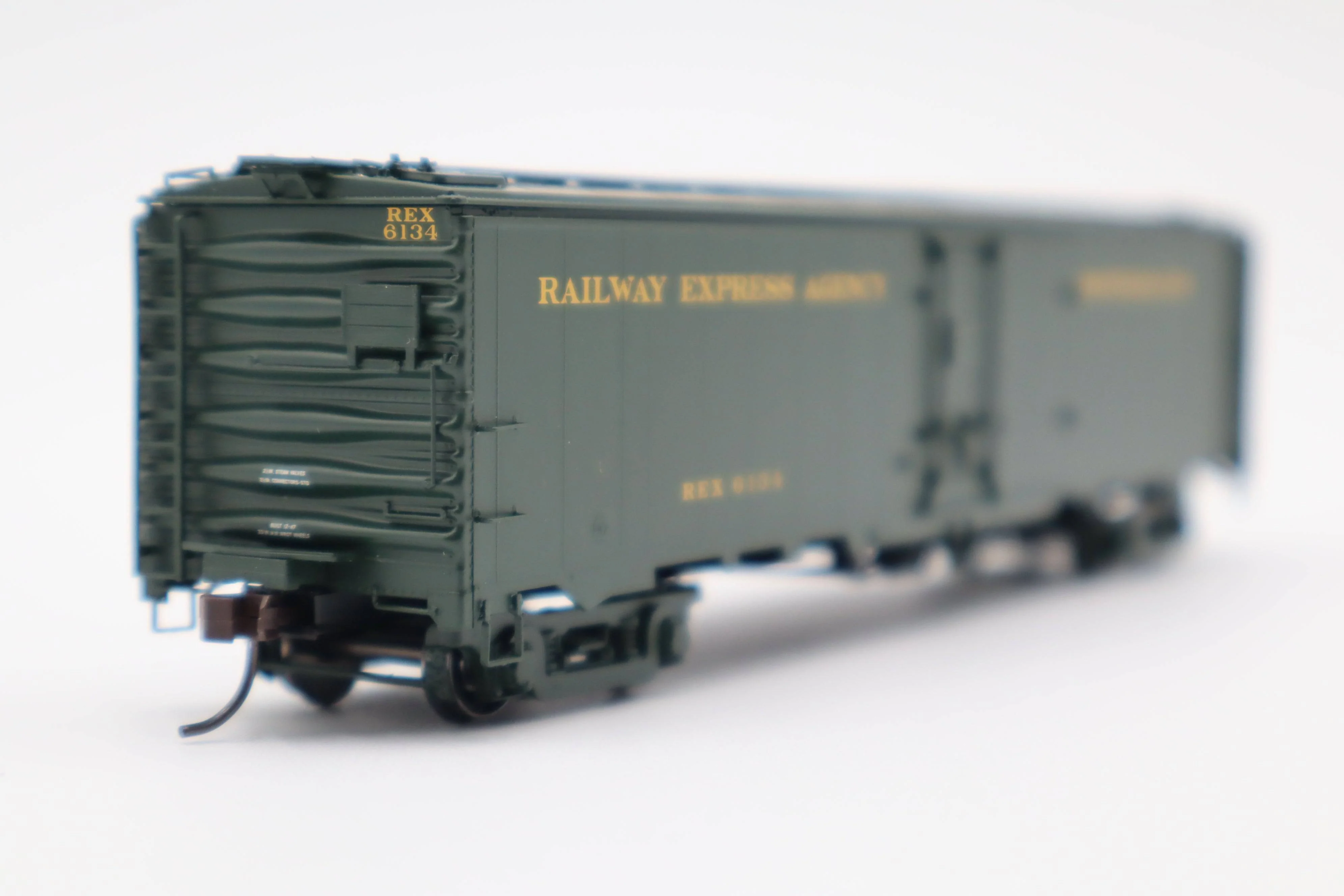 Atlas HO 20007644 - Master - REA Steel Express Reefer Car "REA" #6383 (Early 1950s Scheme) - Image 2