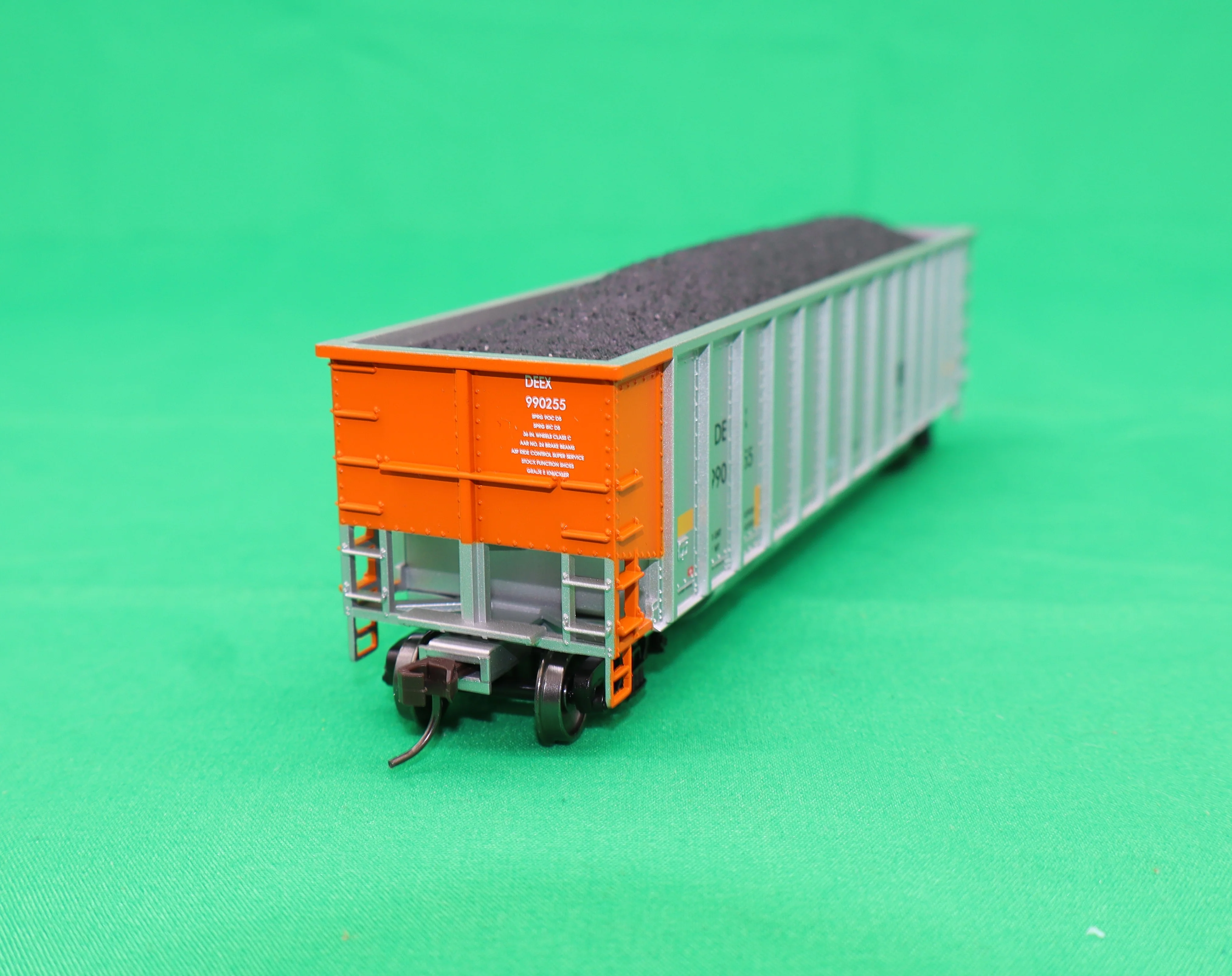 Atlas HO 20 007 708 - Trainman - Aluminum Coal Gondola Car "Detroit Edison" #990255 (DEEX) - Image 2