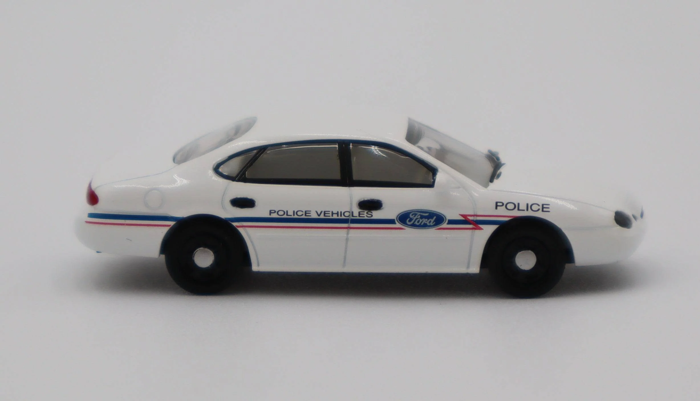 Atlas HO 30000154 - 1996 Ford Taurus - Ford Police Demonstrator - Image 2