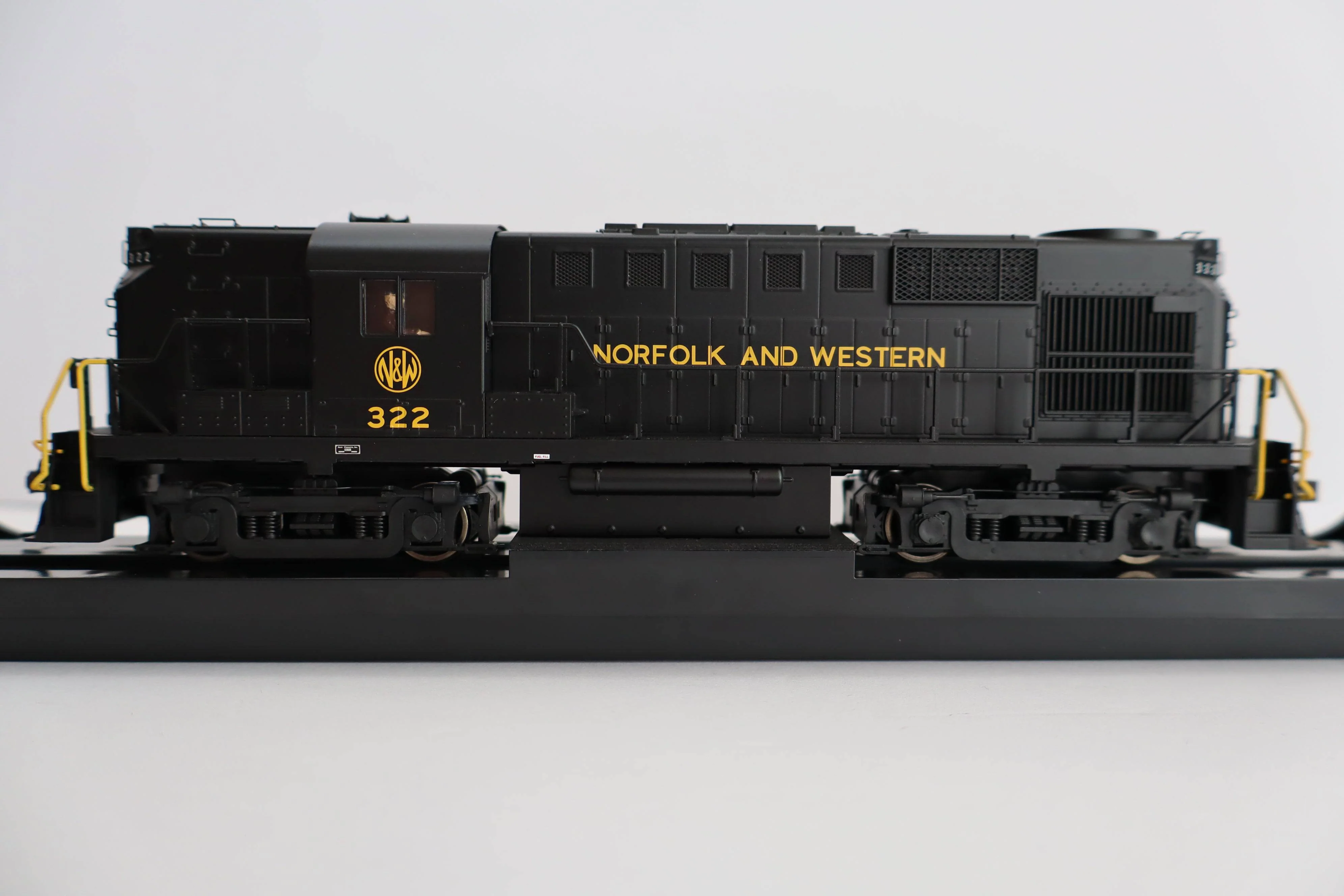 Atlas HO 10004544 - Gold Model - ALCo RS-11 Diesel Locomotive "Norfolk & Western" #327