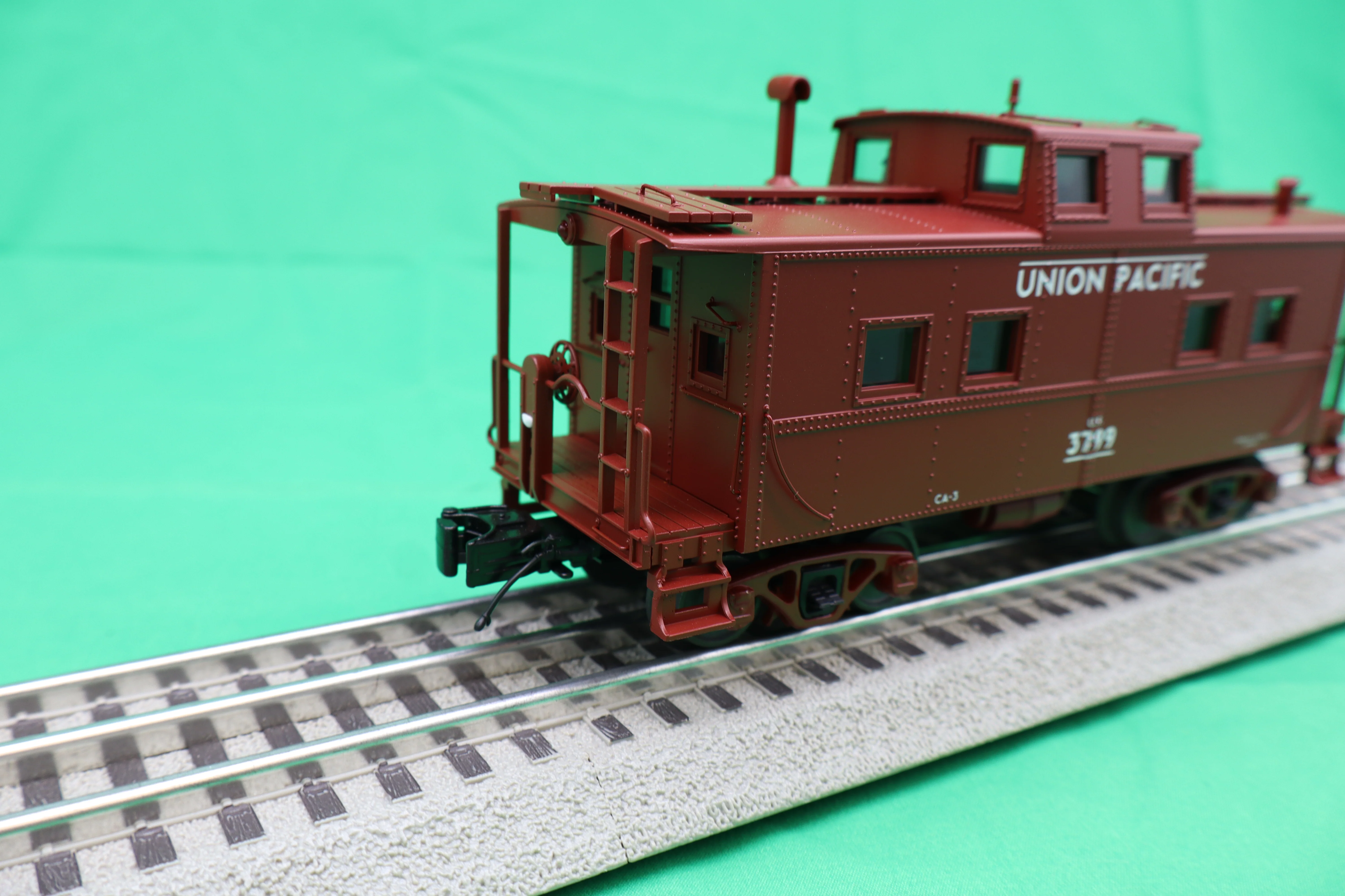 Atlas O 3001692 - Premier - Northeast Caboose "Union Pacific" - Image 2