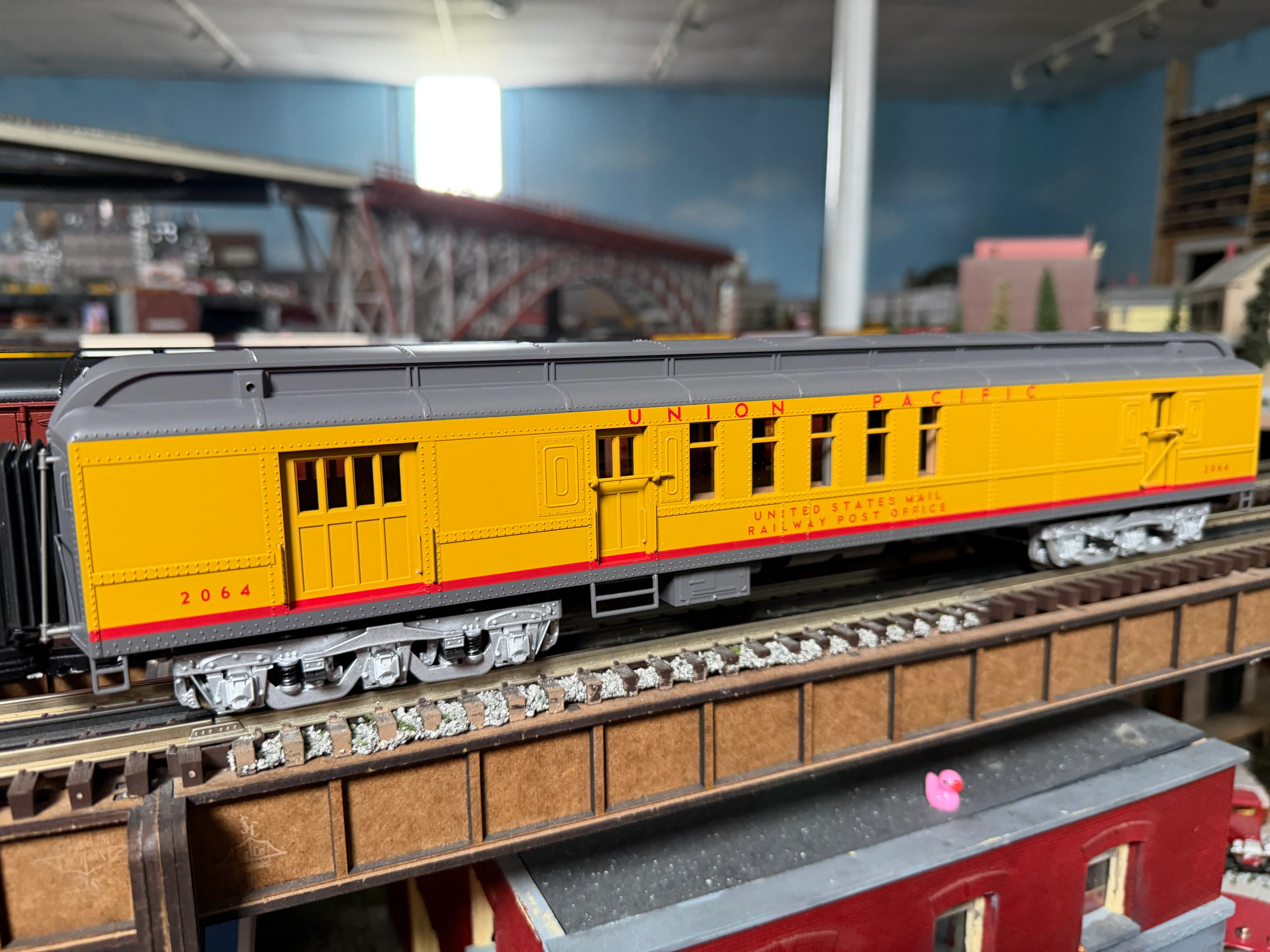 Atlas O 3001775 - Premier - Madison Heavyweight RPO Car “Union Pacific” #2064 - Image 2
