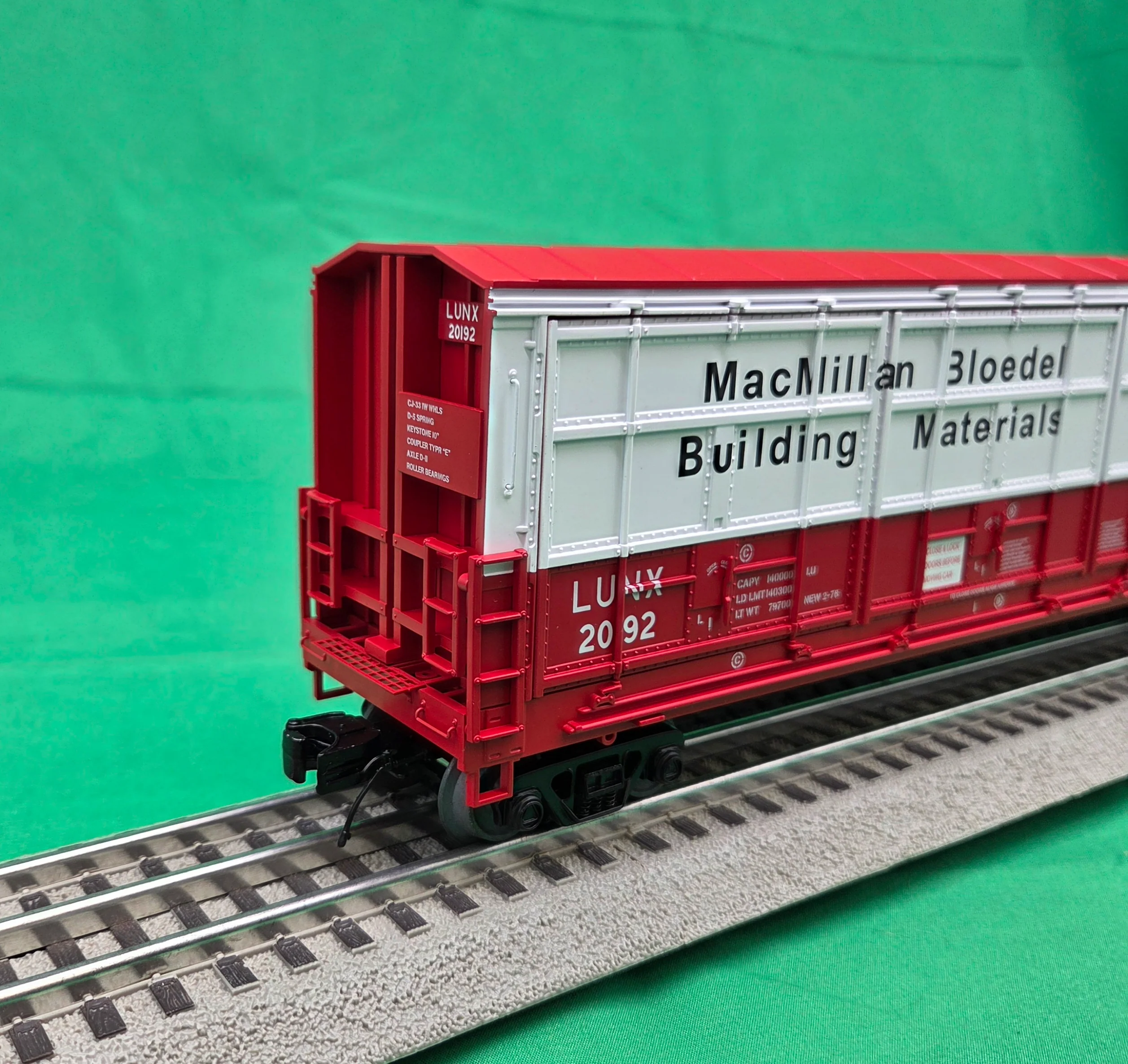 Atlas O 3001798 - Premier - 55' All Door Box Car "MacMillan Bloedel" - Image 2