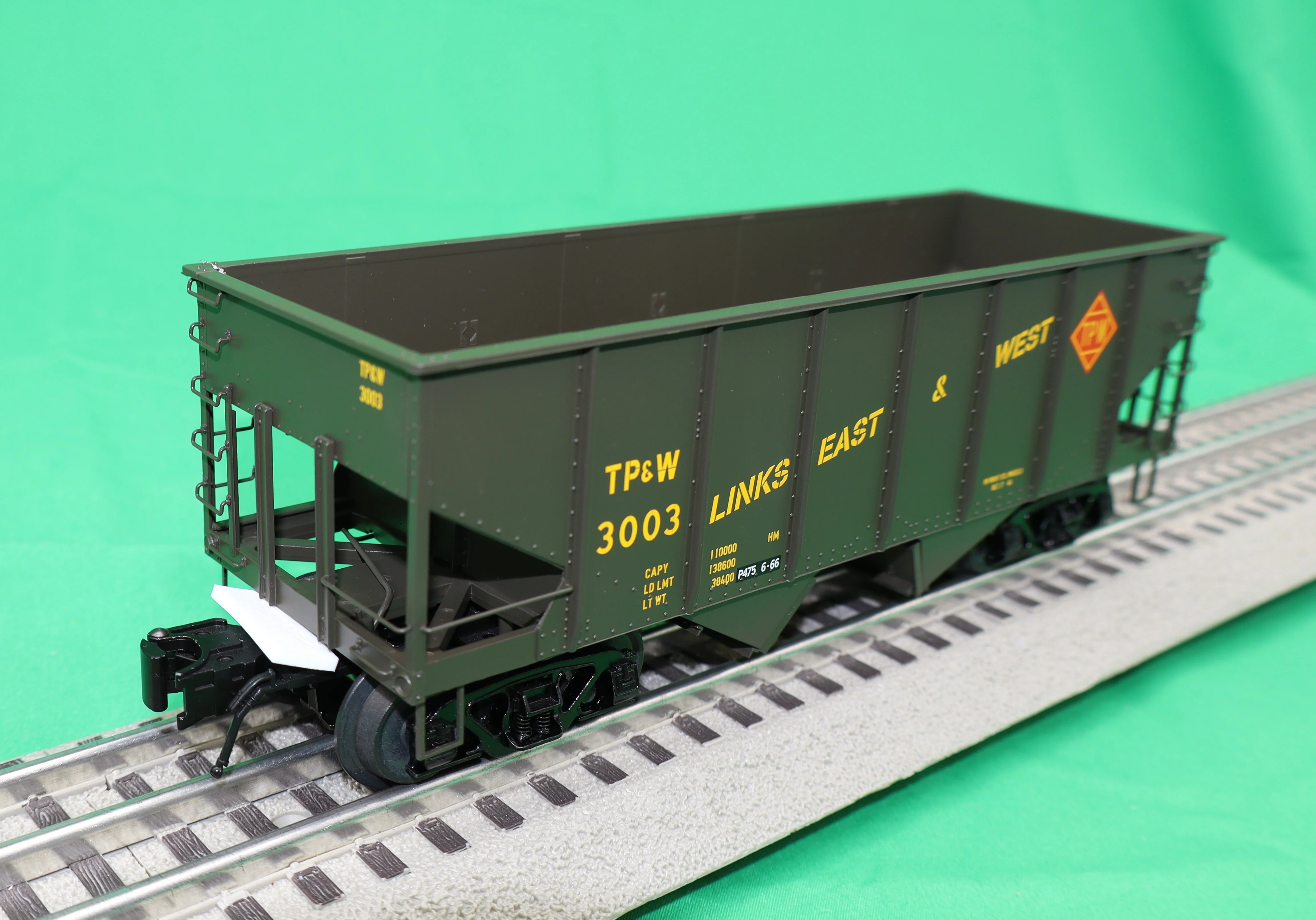 Atlas O 3005828 - Master - 55-Ton Coal Hopper “Toledo, Peoria & Western” - Image 2