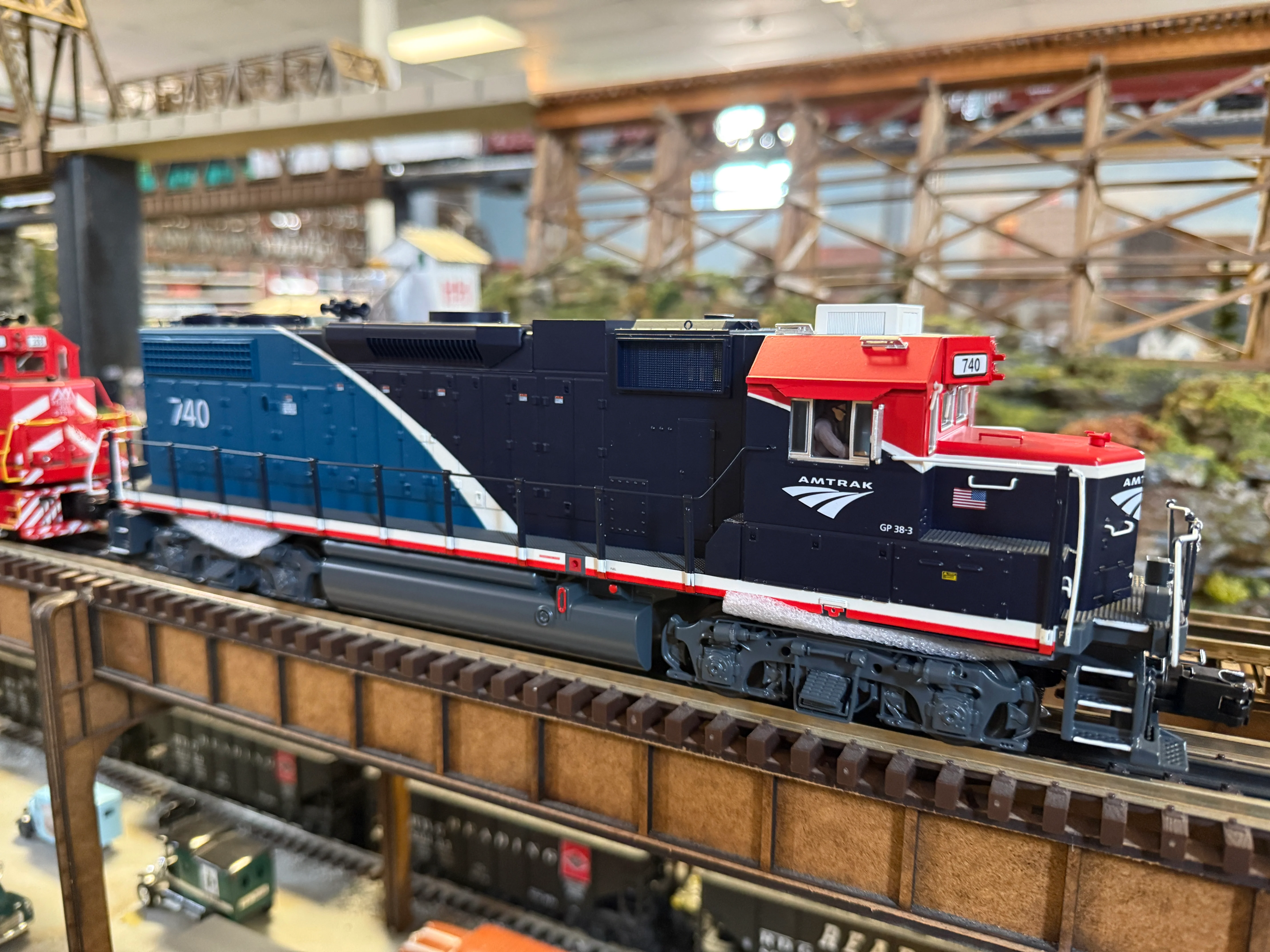 Atlas O 30138339 - Premier - GP38-2 Diesel Locomotive "Amtrak" #742 (Phase VII) - Image 2