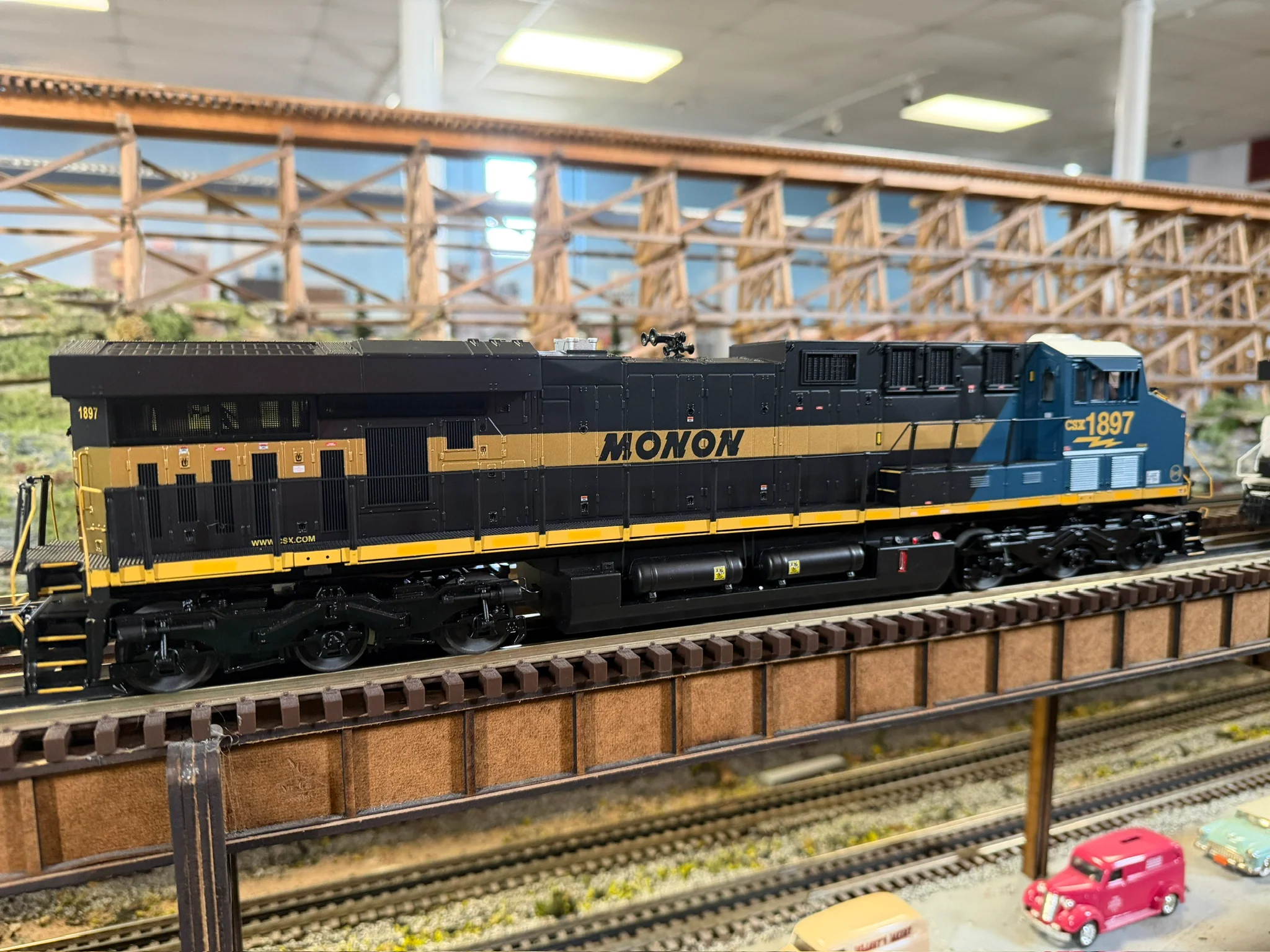 Atlas O 30138419 - Premier - ES44AC Diesel Locomotive "CSX" #1897 (Monon Heritage) - Image 5