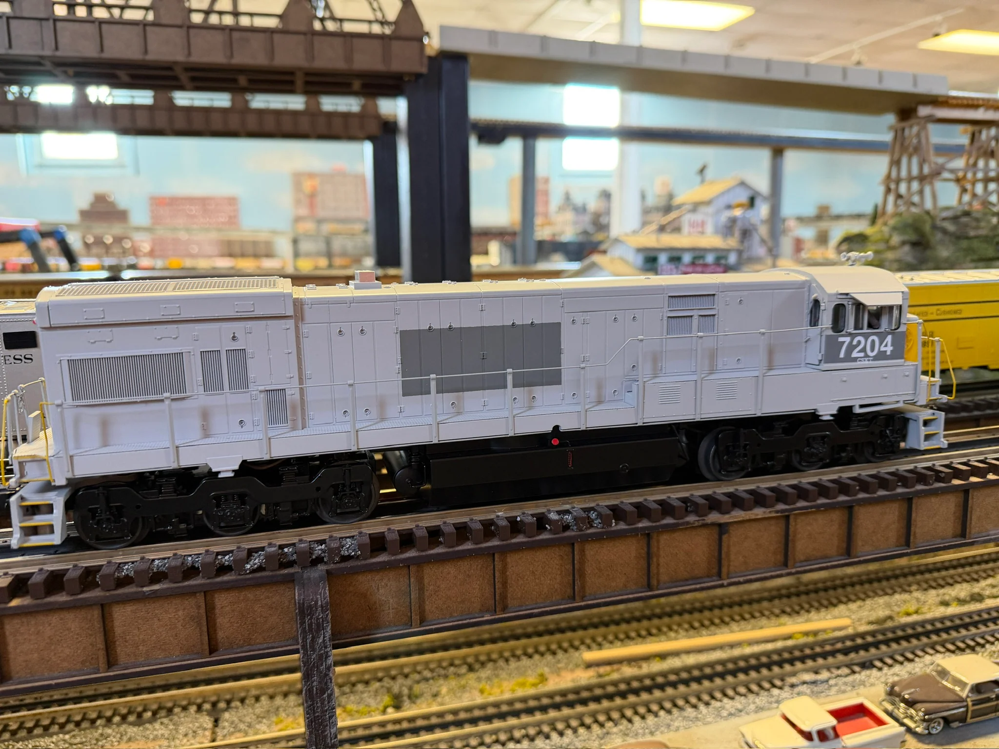 Atlas O 30138510 - Premier - U30C Diesel Locomotive "CSX" #7204 (ex-Louisville & Nashville Patch) - Image 4