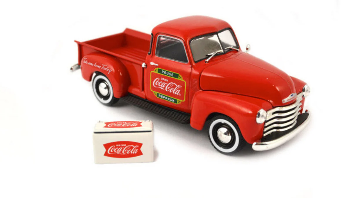 Atlas O 820066 - 1953 Chevy Pickup "Coca-Cola" w/ Metal Cooler 1/43 - Image 5
