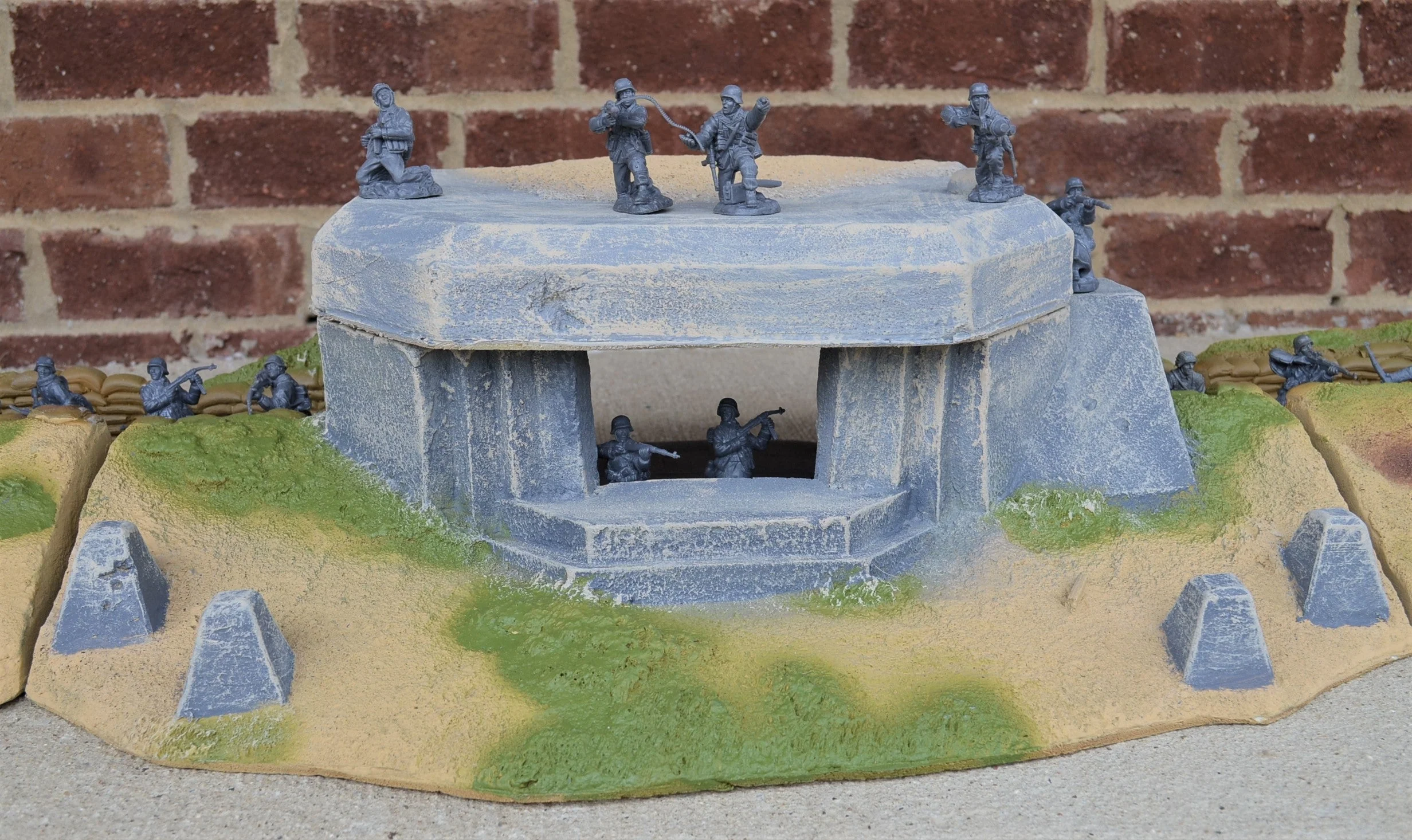 Atherton Scenics ATH 9909-BBC D Day German Beach Bunker -3 Set-Second hand-M7355