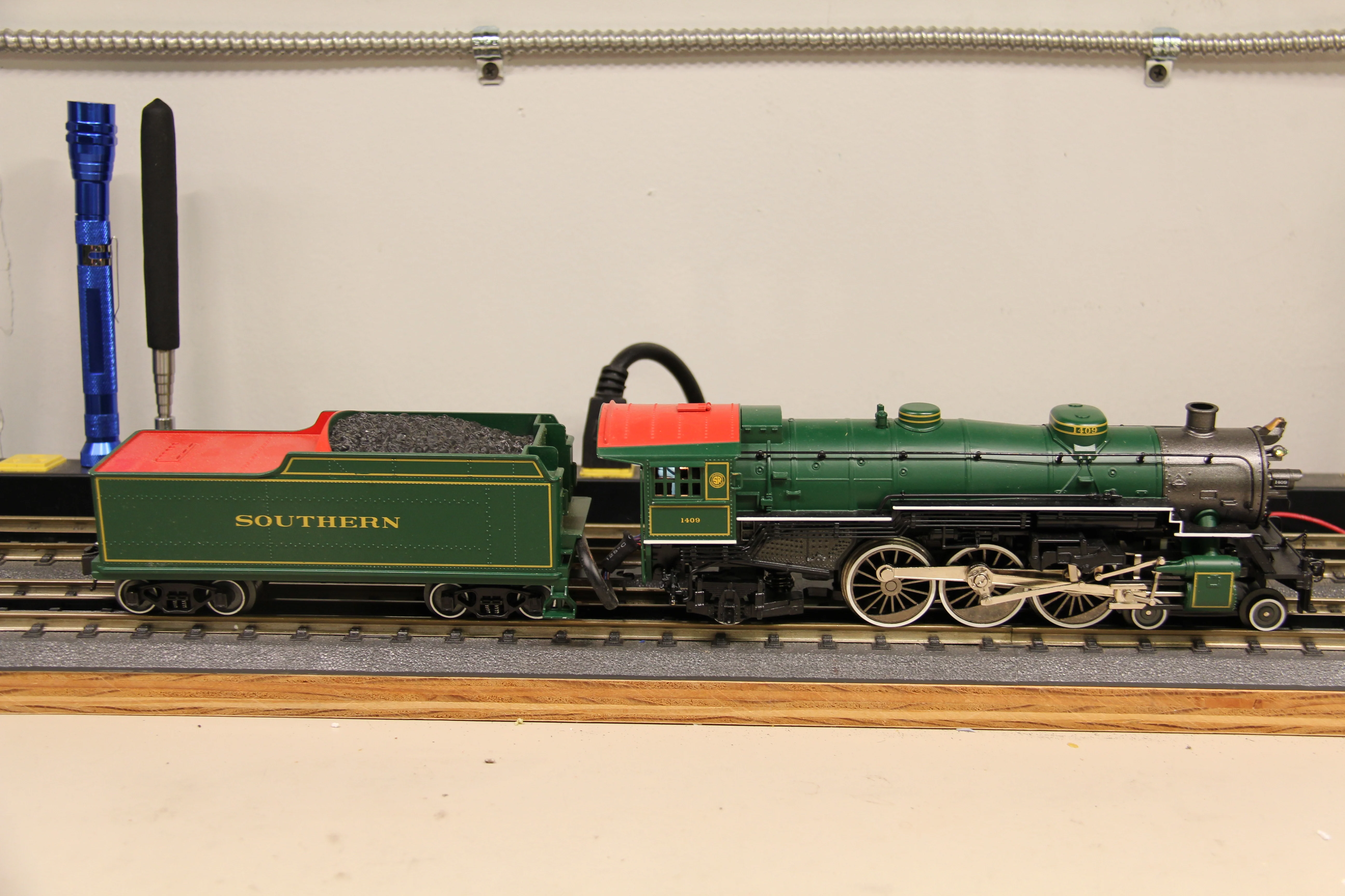 Bachmann Williams Southern 4-6-2 Pacific Steam Locomotive and Tender #1409-Second hand-M4720 - Image 4