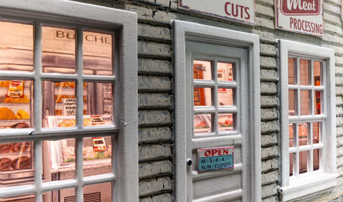 Woodland Scenics BR5872 - Carver's Butcher Shoppe - Image 13