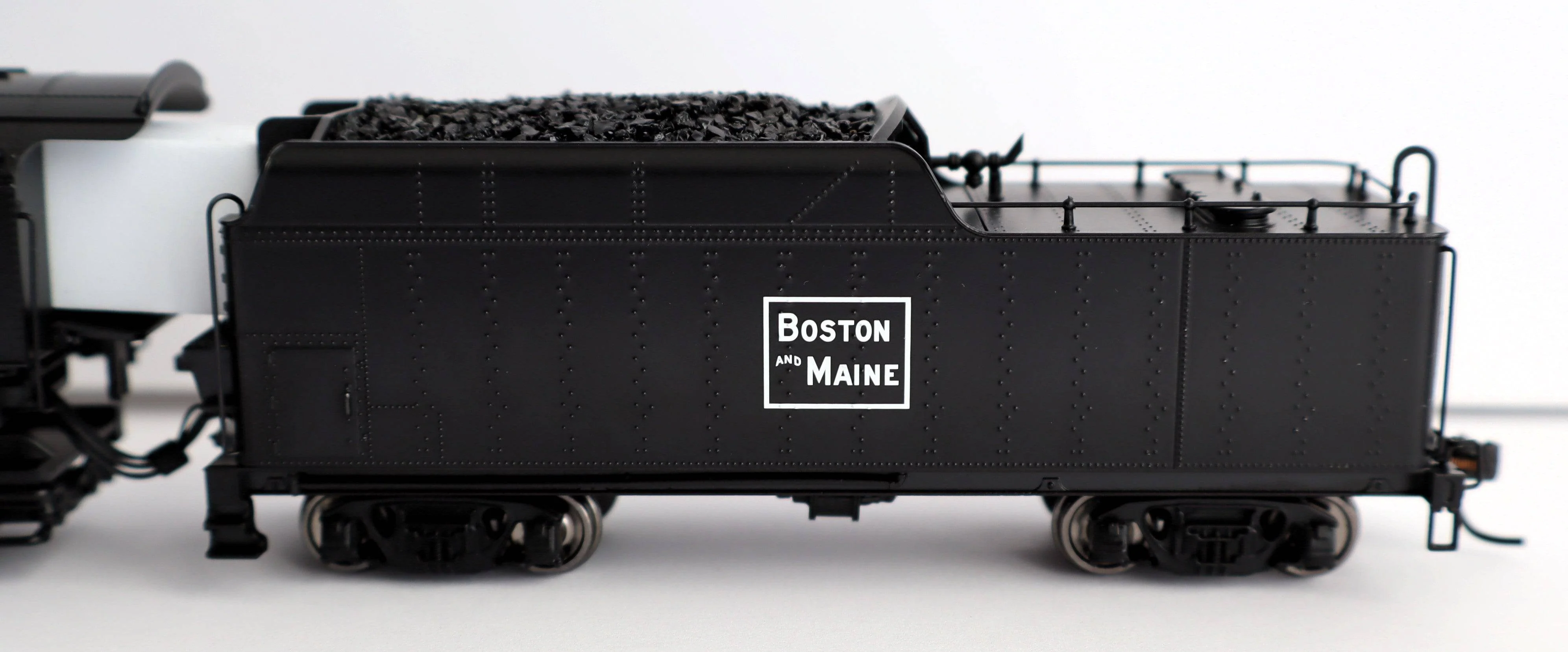 Broadway Limited Imports HO 7881 - 2-8-4 T1a Berkshire Steam Locomotive "Boston & Maine" #4007 w/DCC&Sound (4-Axle Tender) - Image 2