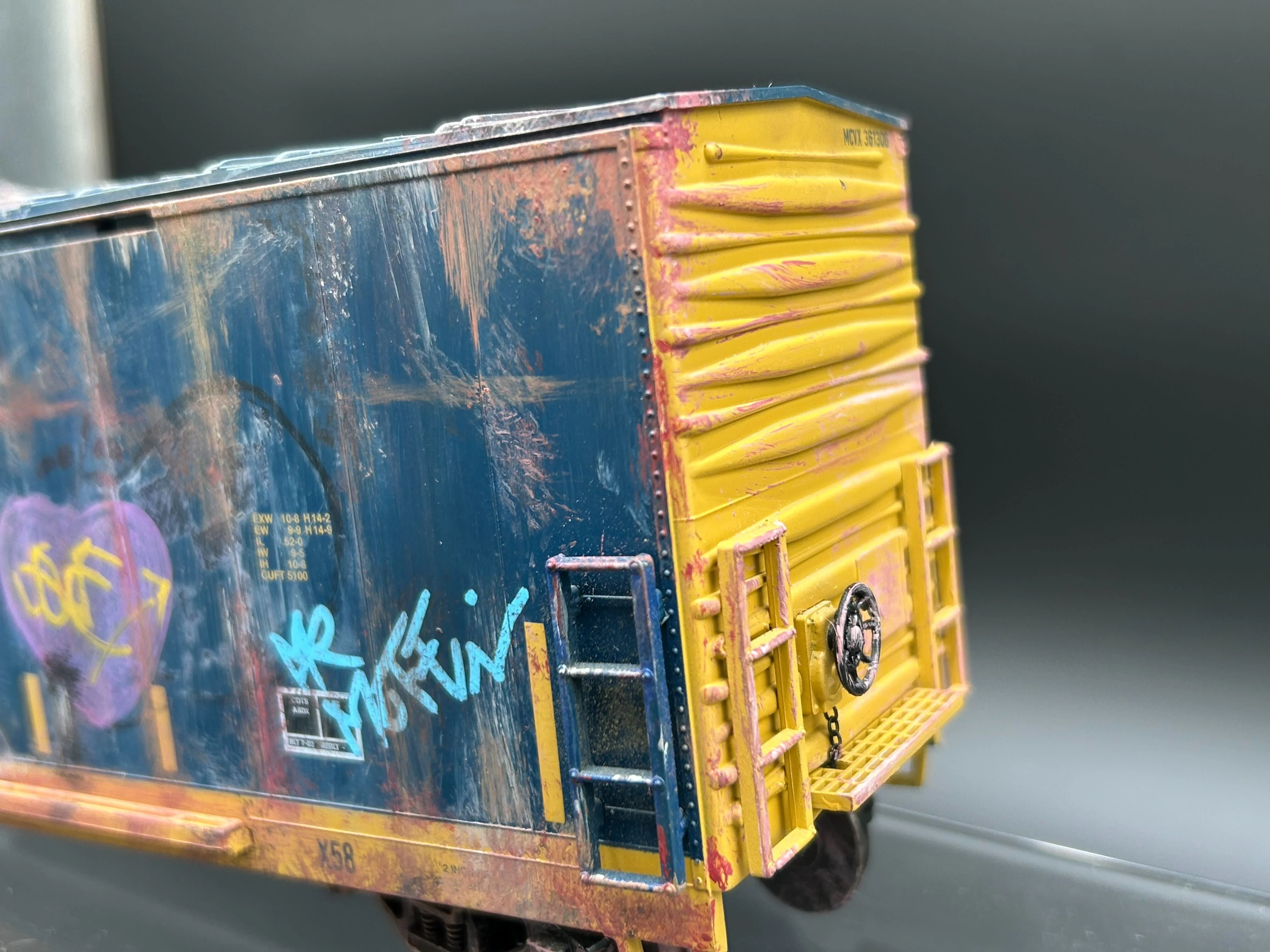 CUSTOM MTH 30-74830 CSX 50' Double Door Plugged Boxcar #361308 Train Wreck Weathered Box Car with Graffiti-Second hand-M7448 - Image 3