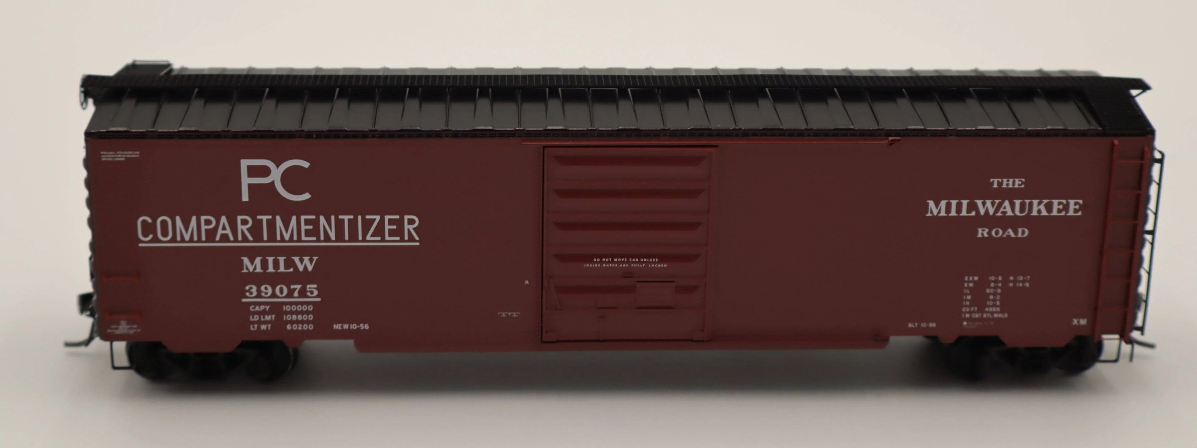 Kadee HO 6418 - 50' PS-1 Box Car "Milwaukee" #39075