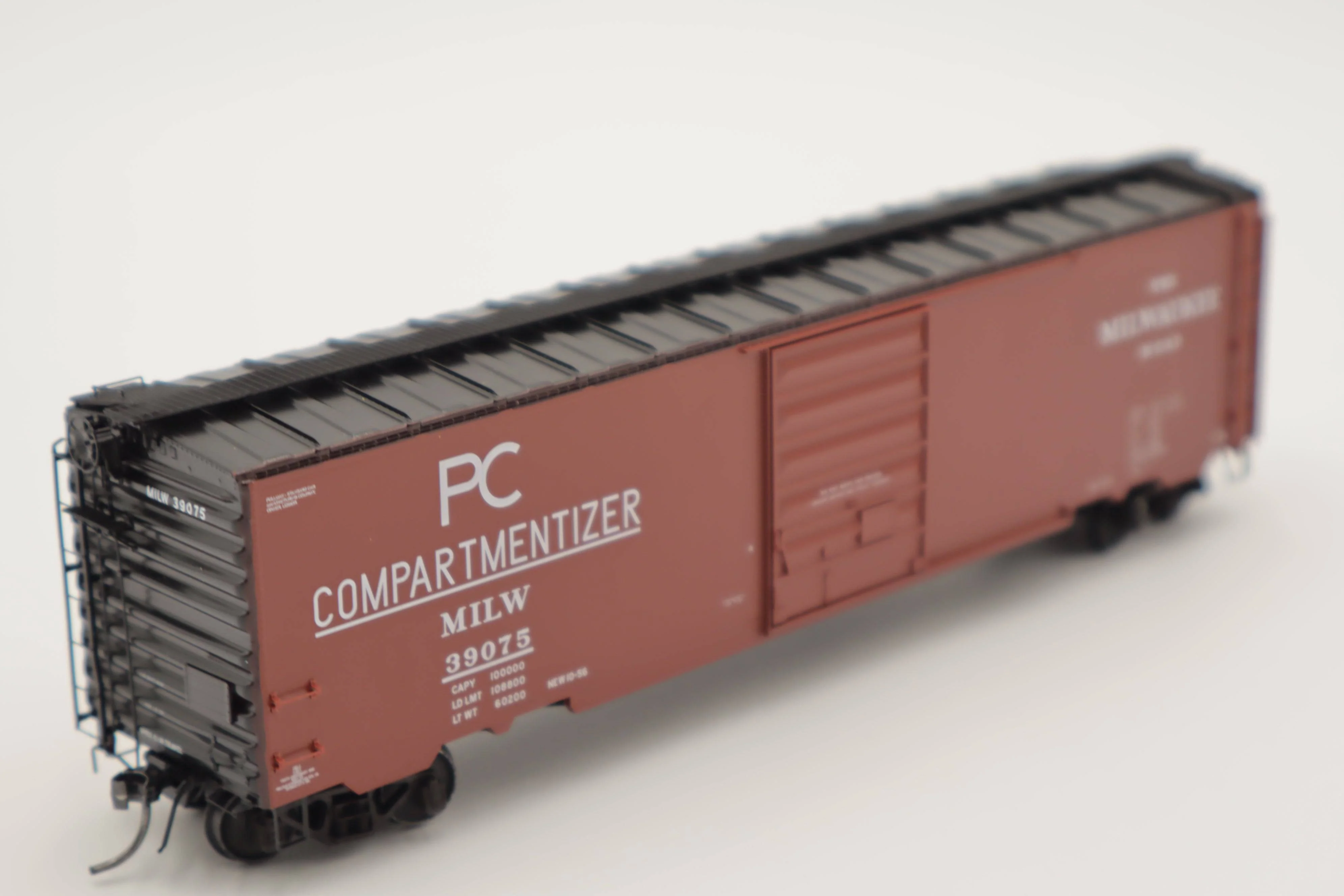 Kadee HO 6418 - 50' PS-1 Box Car "Milwaukee" #39075 - Image 2