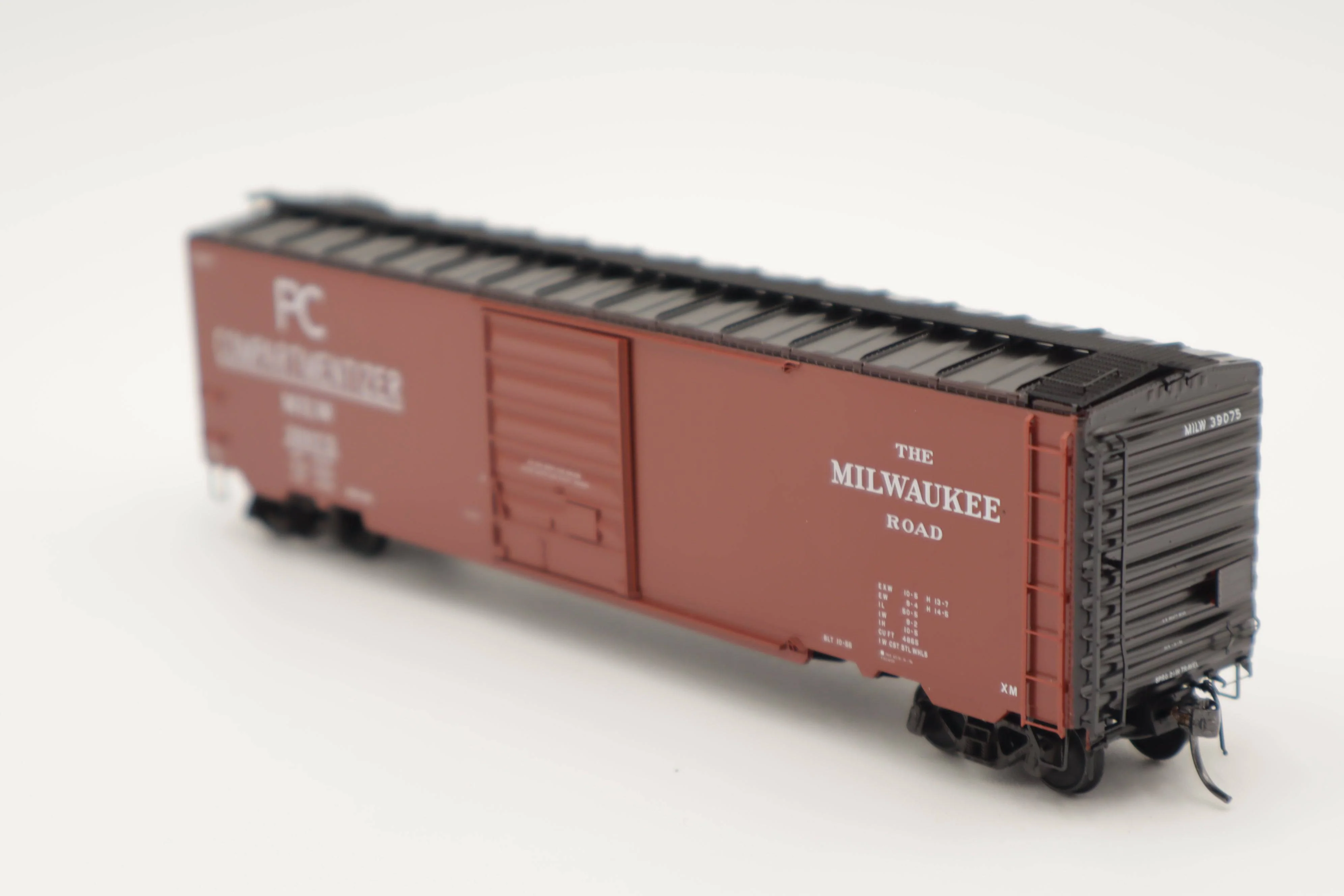 Kadee HO 6418 - 50' PS-1 Box Car "Milwaukee" #39075 - Image 3