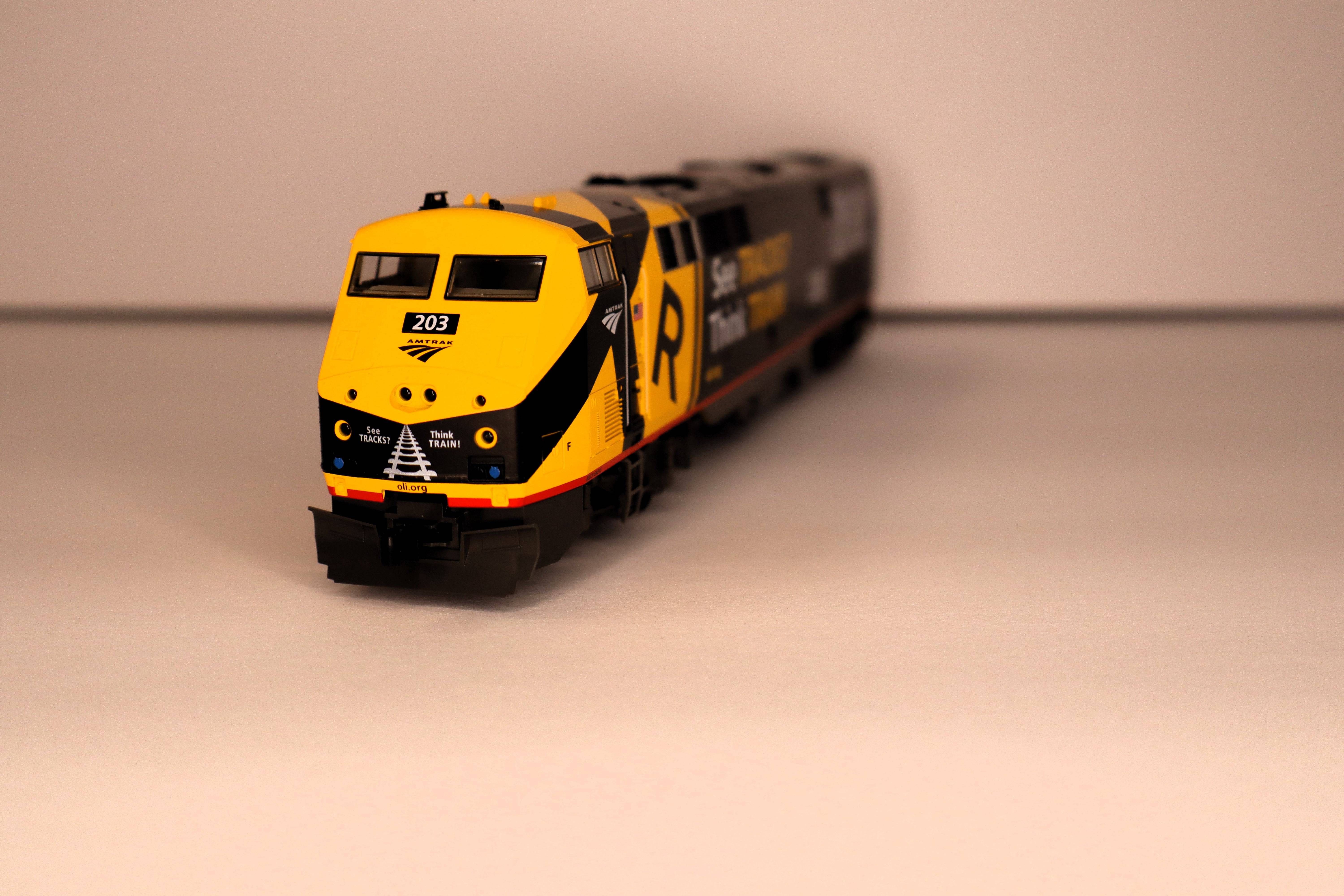 Kato HO 376119 - GE P42 Genesis Diesel Locomotive "Amtrak" #203 (50th Anniversary, Operation Lifesaver) Standard DC - Image 2