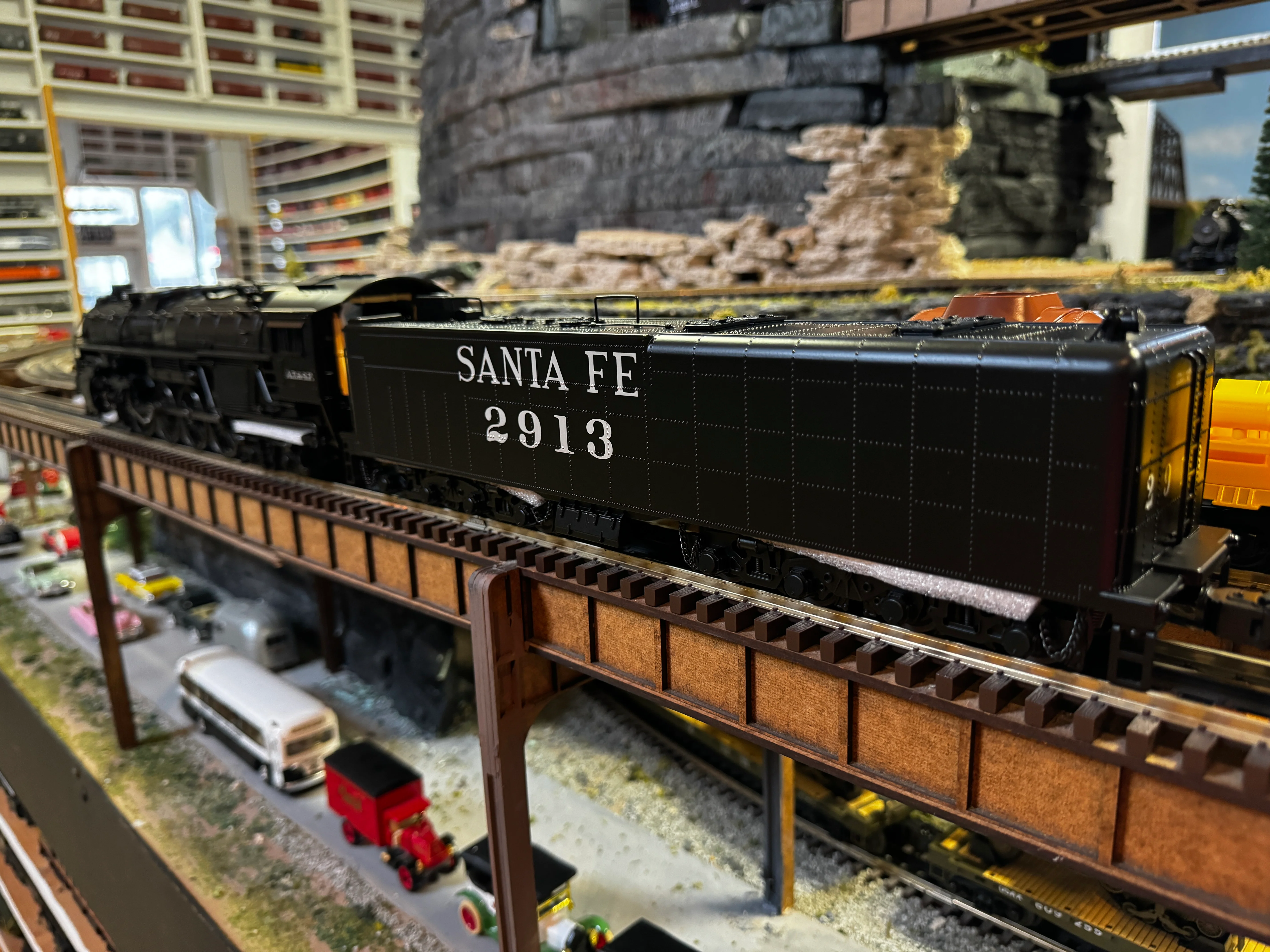 Lionel 2322080 - Legacy Fast Fruit Express "Santa Fe" Freight Set - Image 5