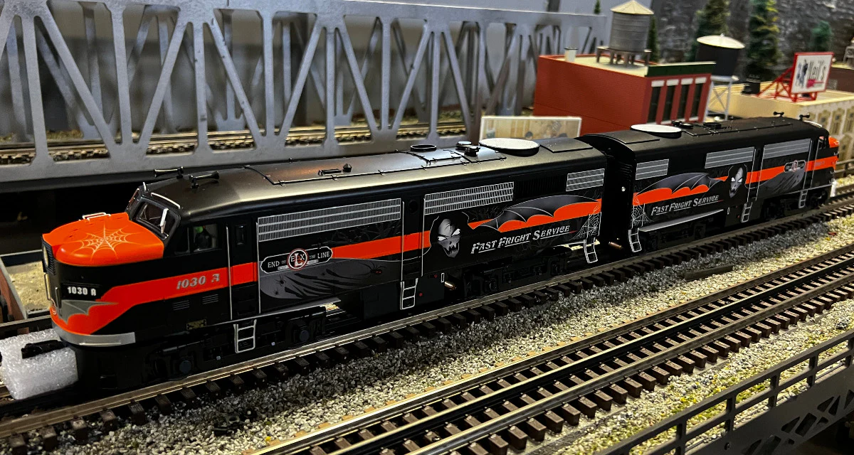 Lionel 2333100 - Legacy FA-2 AA Diesel Set "Halloween" #1030A/#1031A - Image 2