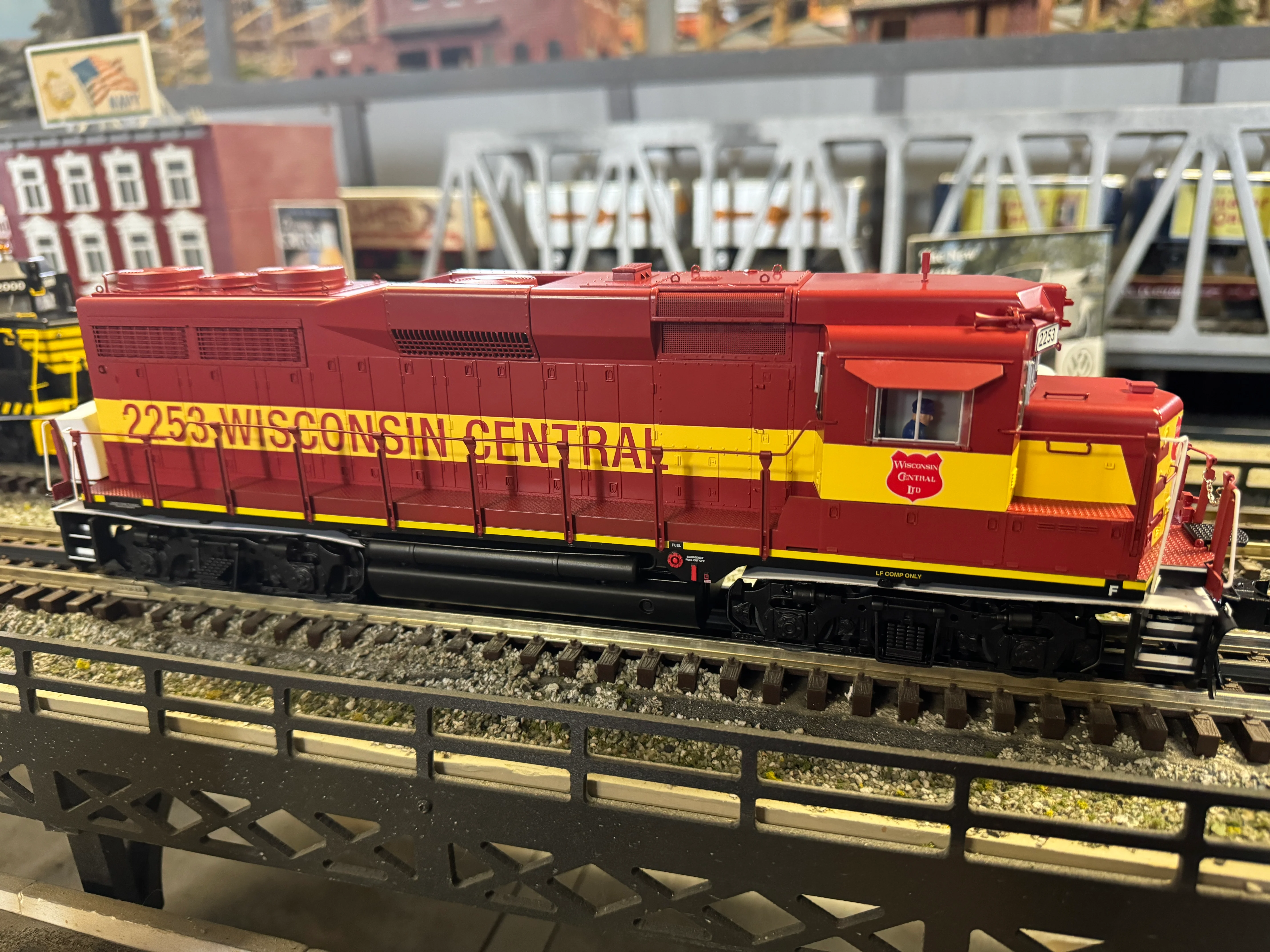 Lionel 2433162 - Legacy GP30 Diesel Engine "Wisconsin Central" #2253 - Image 2