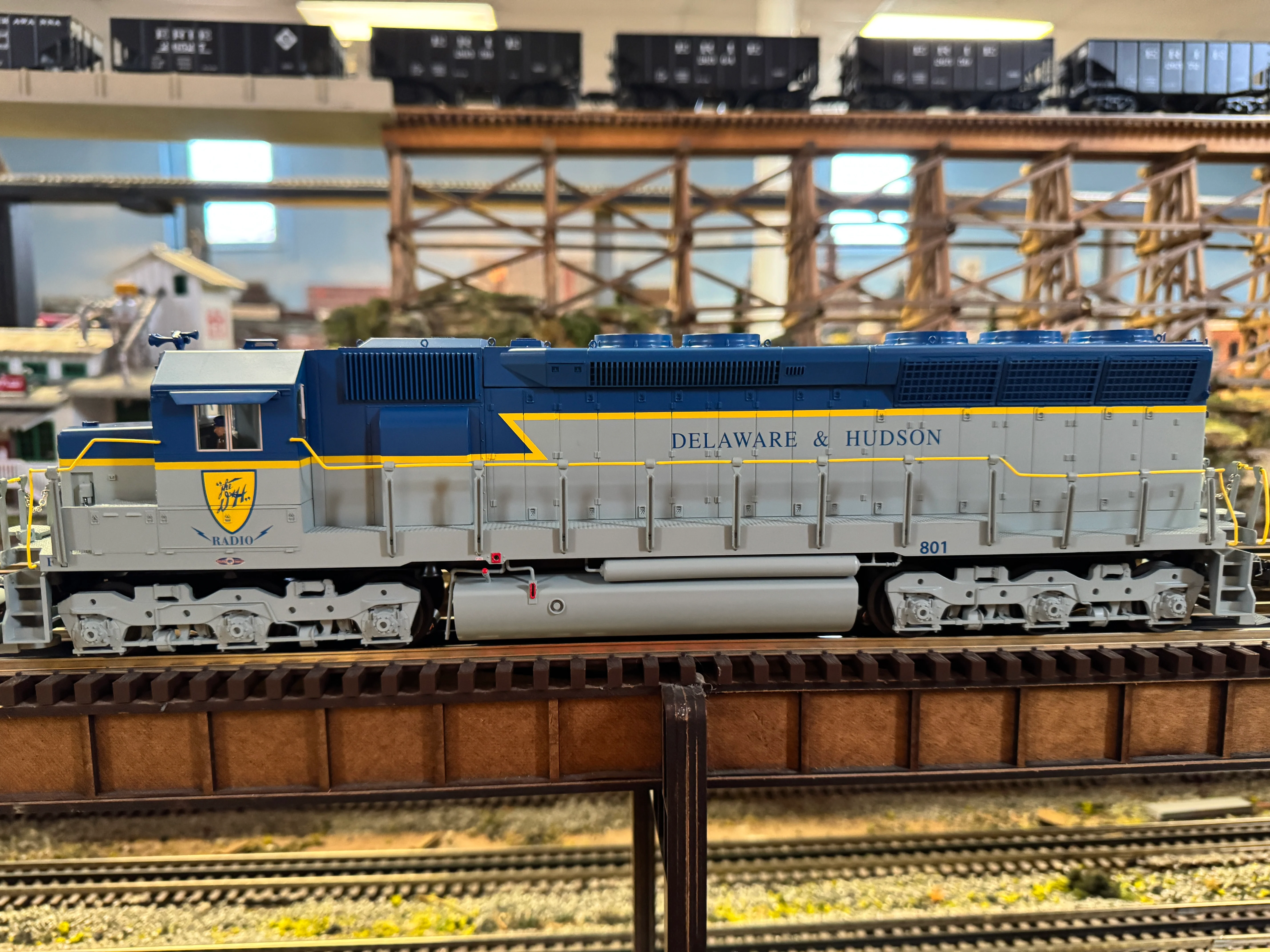 Lionel 2433531 - Legacy SD45 Diesel Locomotive "Delaware & Hudson" #801 - Image 2