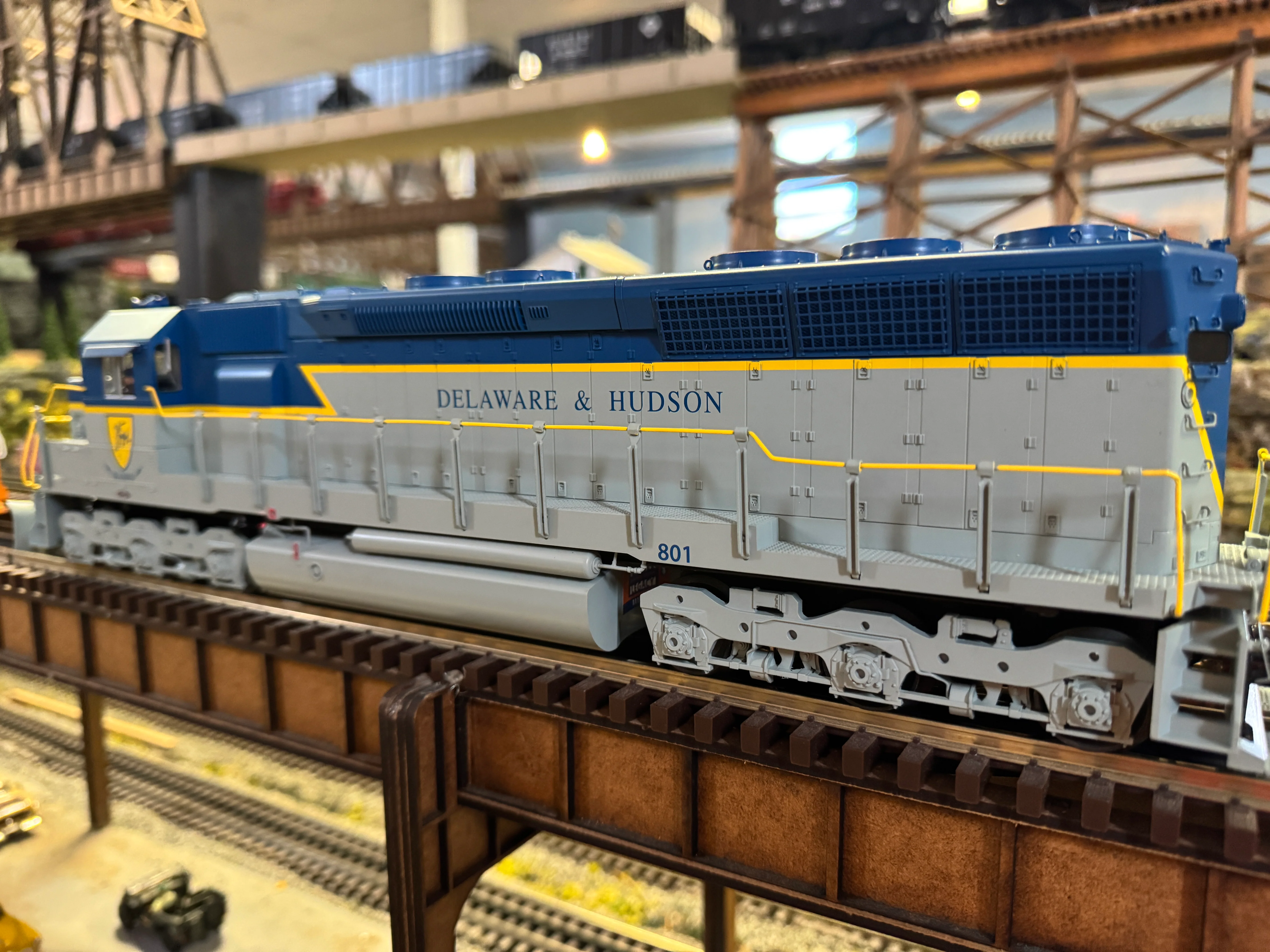Lionel 2433532 - Legacy SD45 Diesel Locomotive "Delaware & Hudson" #802 - Image 3