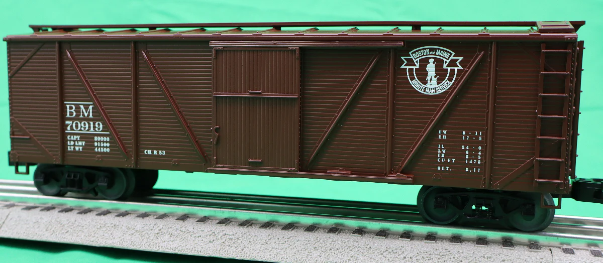 Lionel 2442162 - Single Sheathed Boxcar "Boston & Maine" #70919