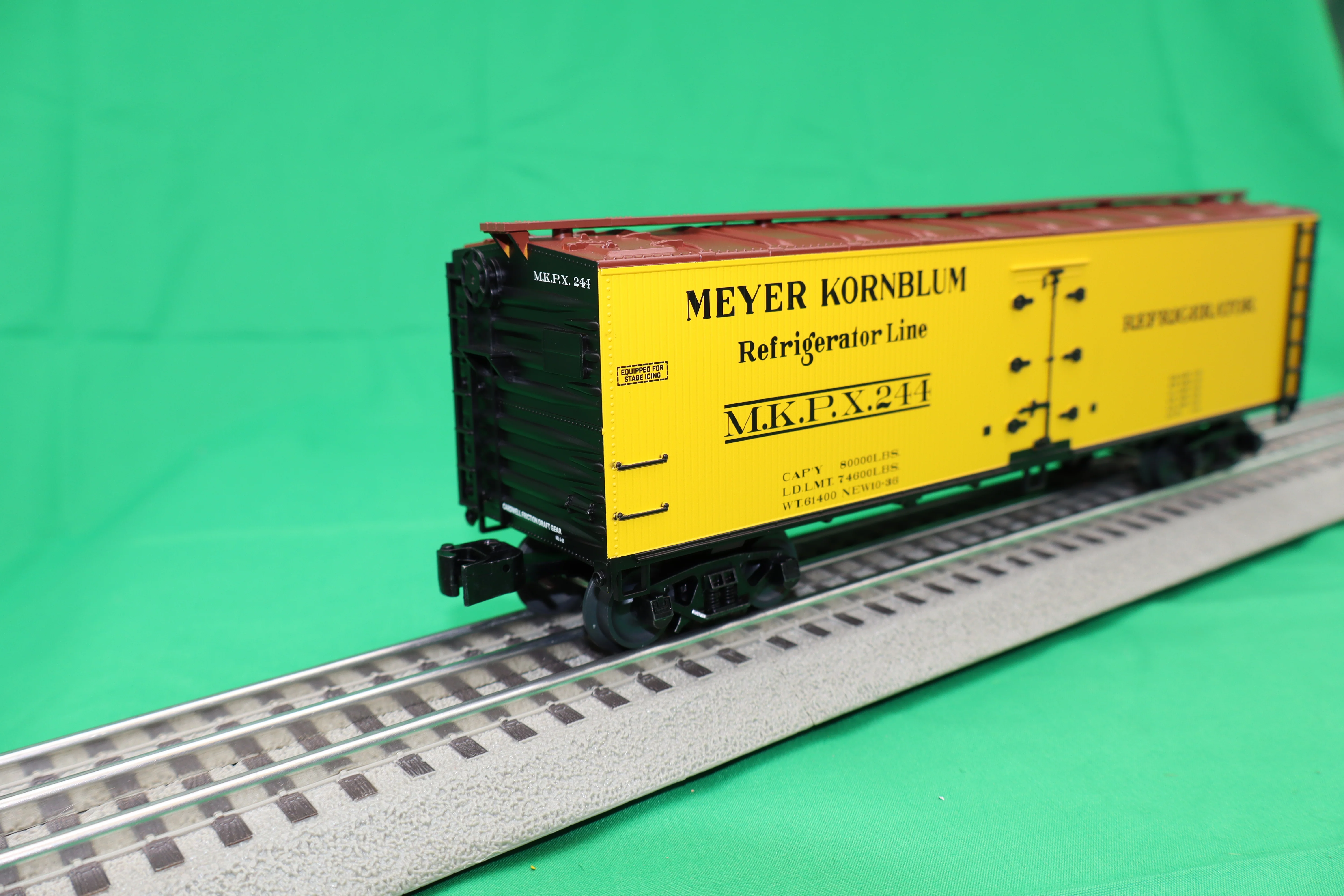 Lionel 2442222 - Woodside Reefer Car "Meyer Kornblum" #244 - Image 2