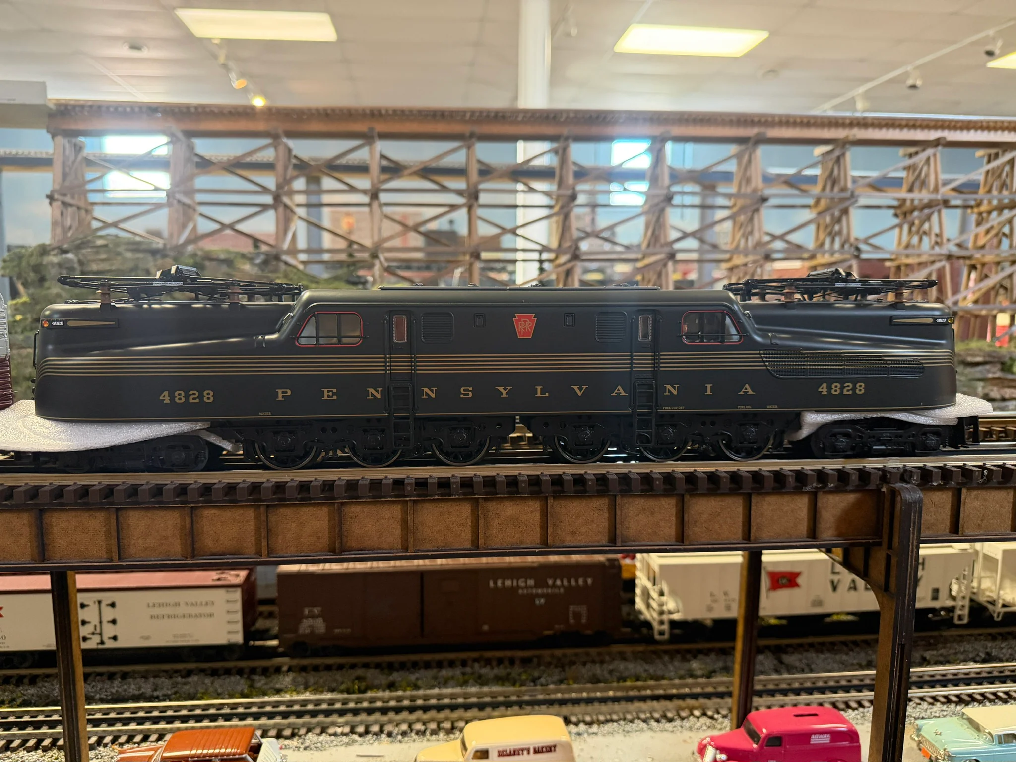 Lionel 2522010 - Vision Line - GG1 Freight Set "Pennsylvania" #4828 - Image 4