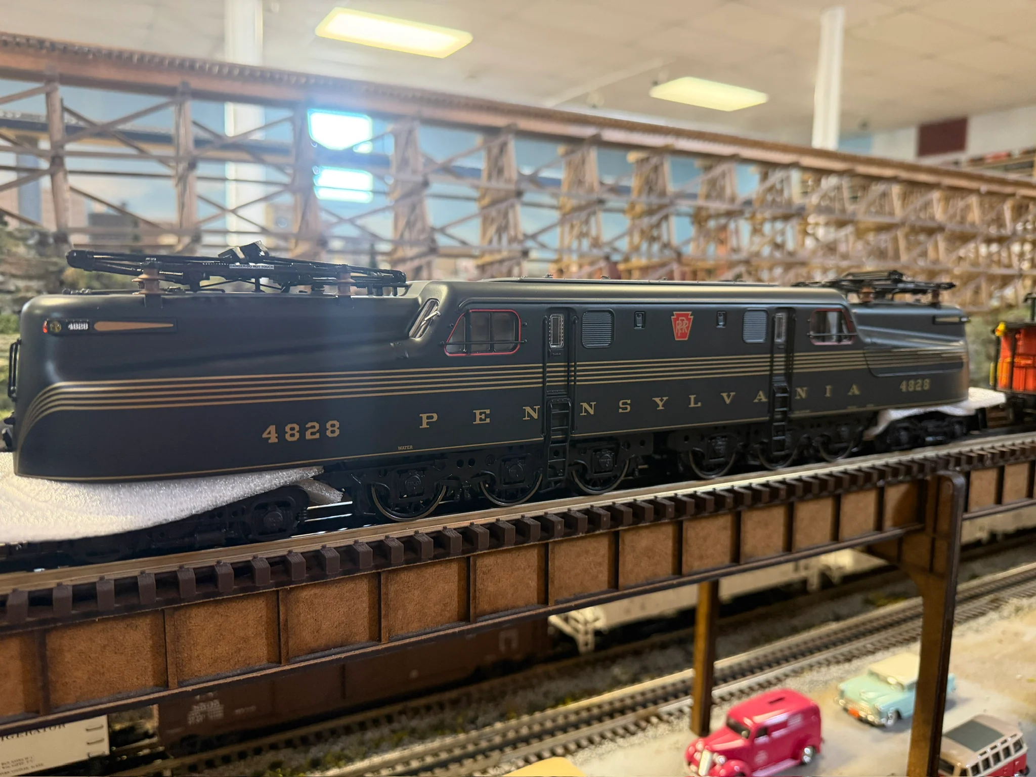 Lionel 2522010 - Vision Line - GG1 Freight Set "Pennsylvania" #4828 - Image 5