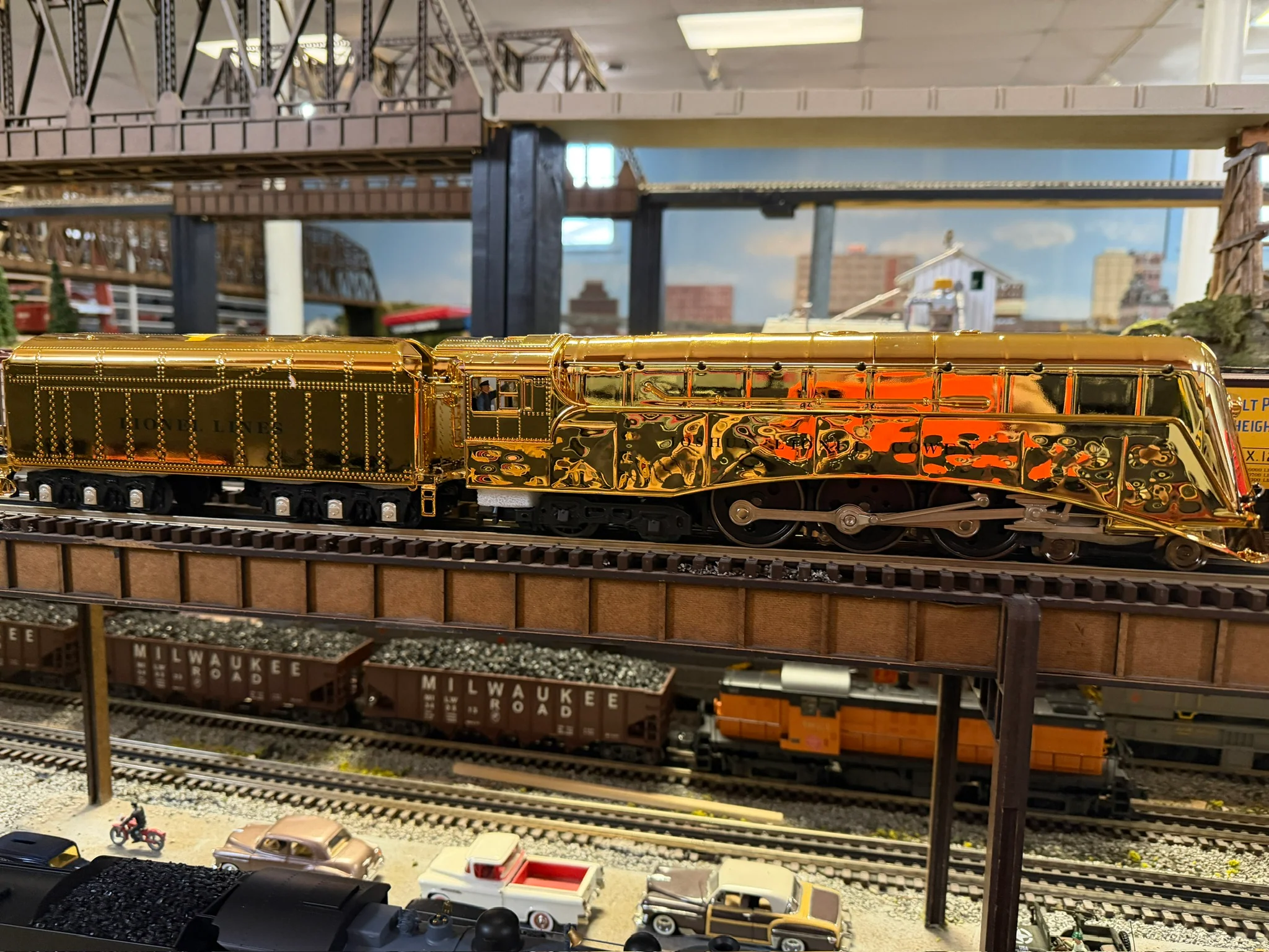 Lionel 2531125 - Vision Line Commodore Vanderbilt Hudson Steam Locomotive "Lionel Lines" #125 (Gold) - Image 4