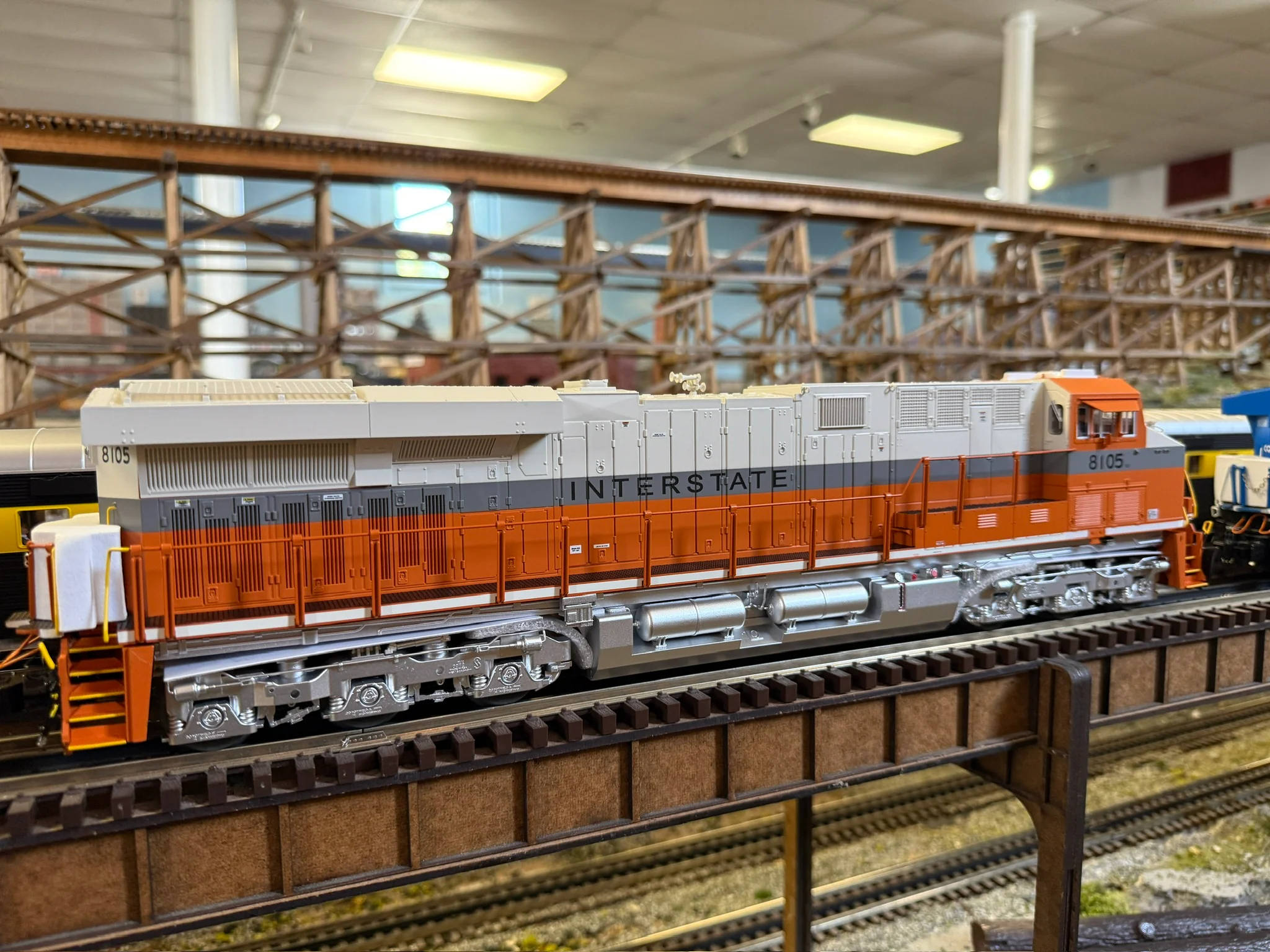 Lionel 2533601 - Legacy ES44 Diesel Locomotive "Interstate" #8105 (Norfolk Southern) - Image 5