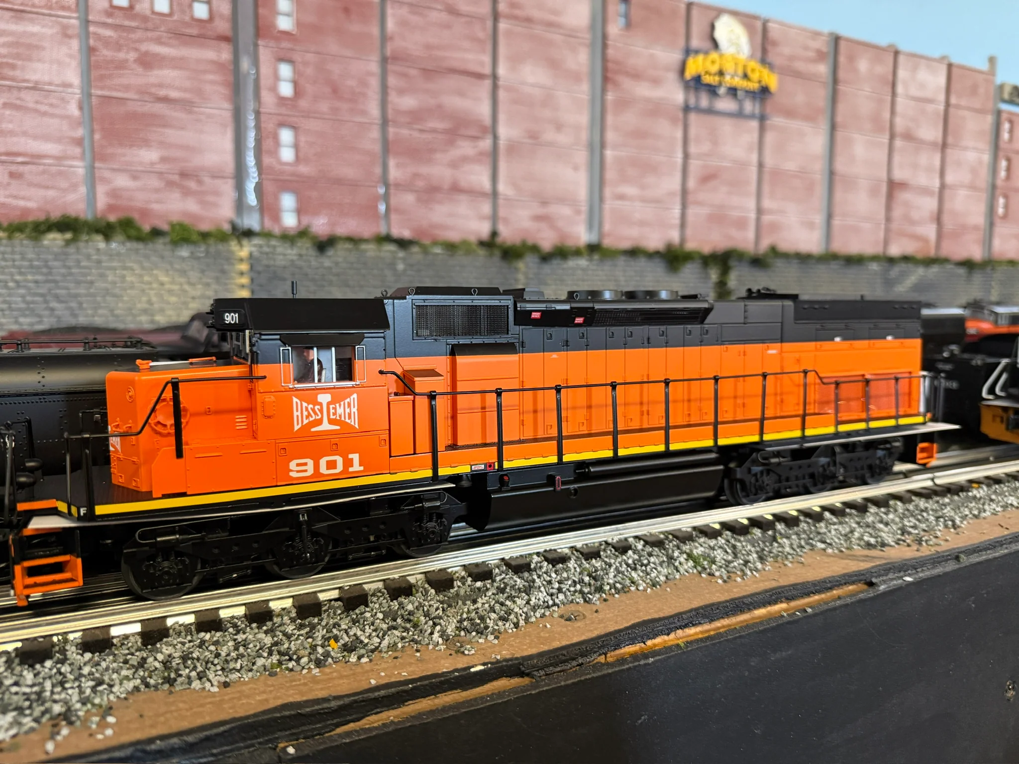 Lionel 2533811 - Legacy SD40T-2 Diesel Locomotive "Bessemer & Lake Erie" #901 - Image 2